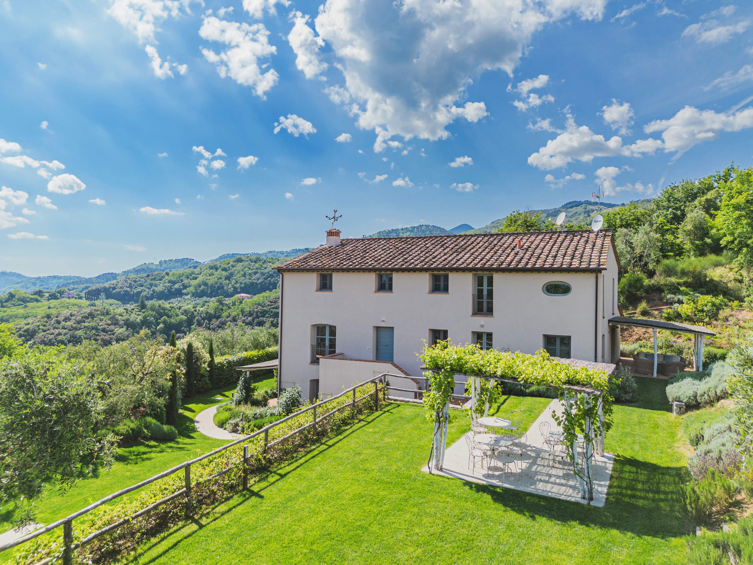 Villa Calliope, 5 bedroom villa in North Tuscany - Pisa & Lucca Area, Tuscany