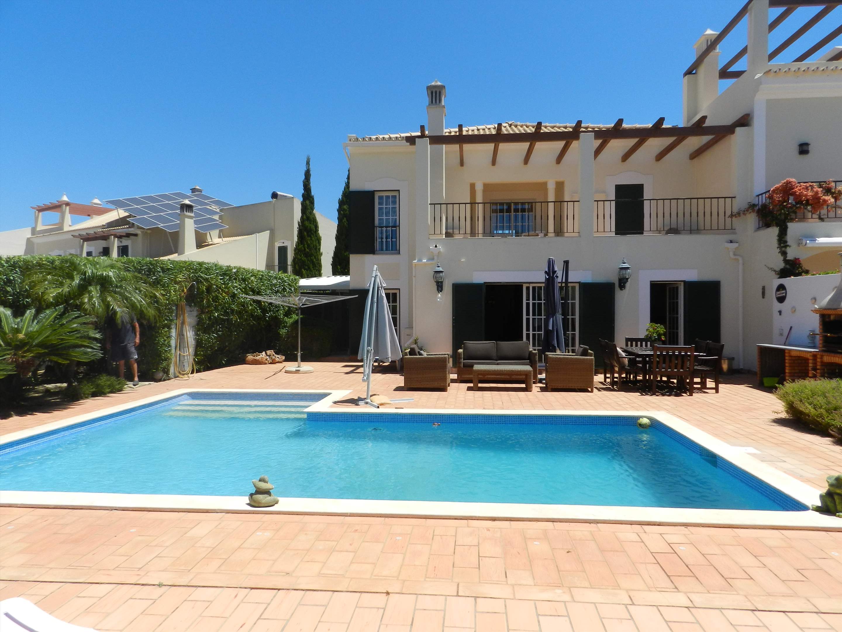 Palm Trees Garden Villa, 3 bedroom villa in Vilamoura Area, Algarve