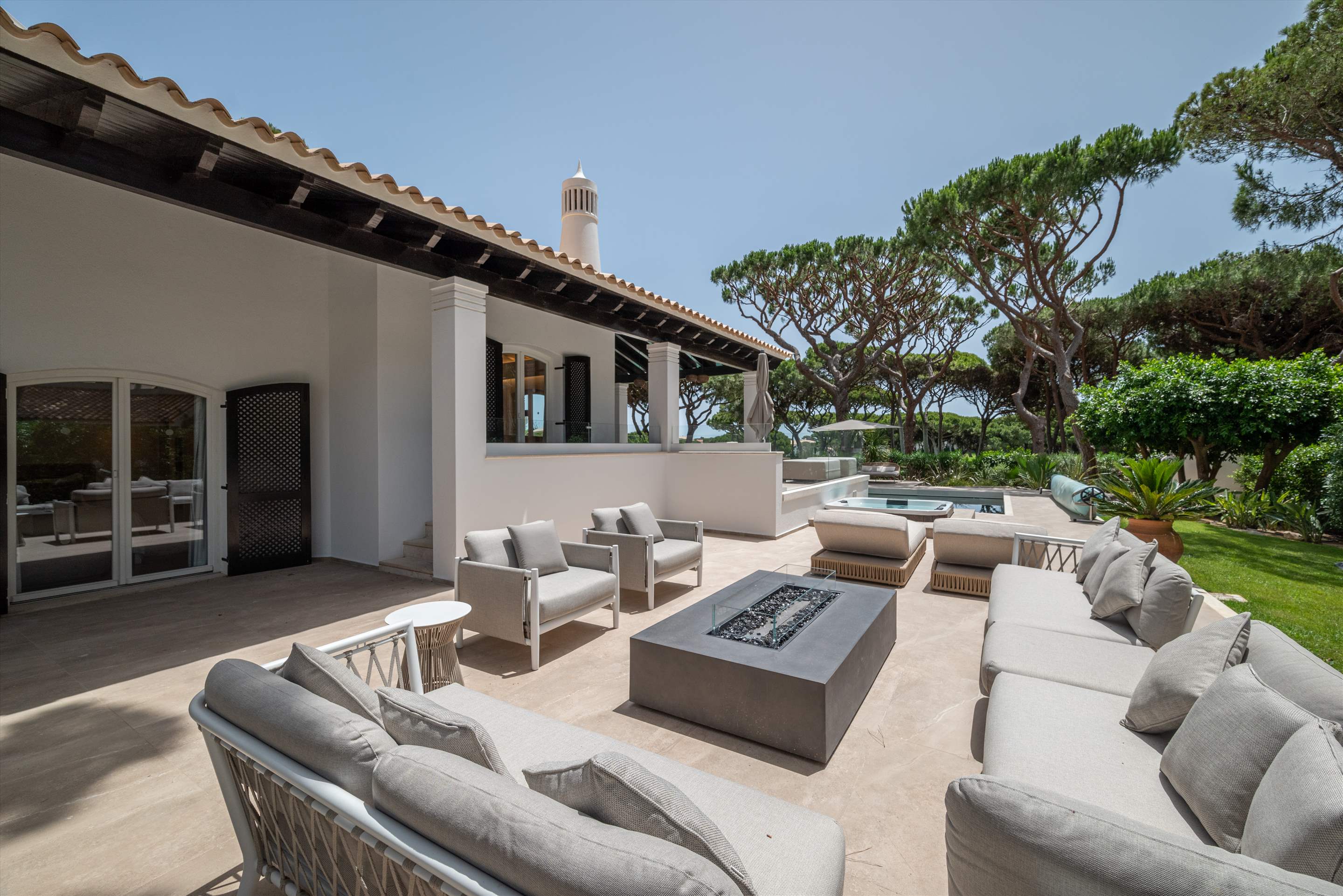 Pine Cliffs Premium Deluxe Villa Mianga Four Bedroom Rate, 4 bedroom villa in Pine Cliffs Resort, Algarve