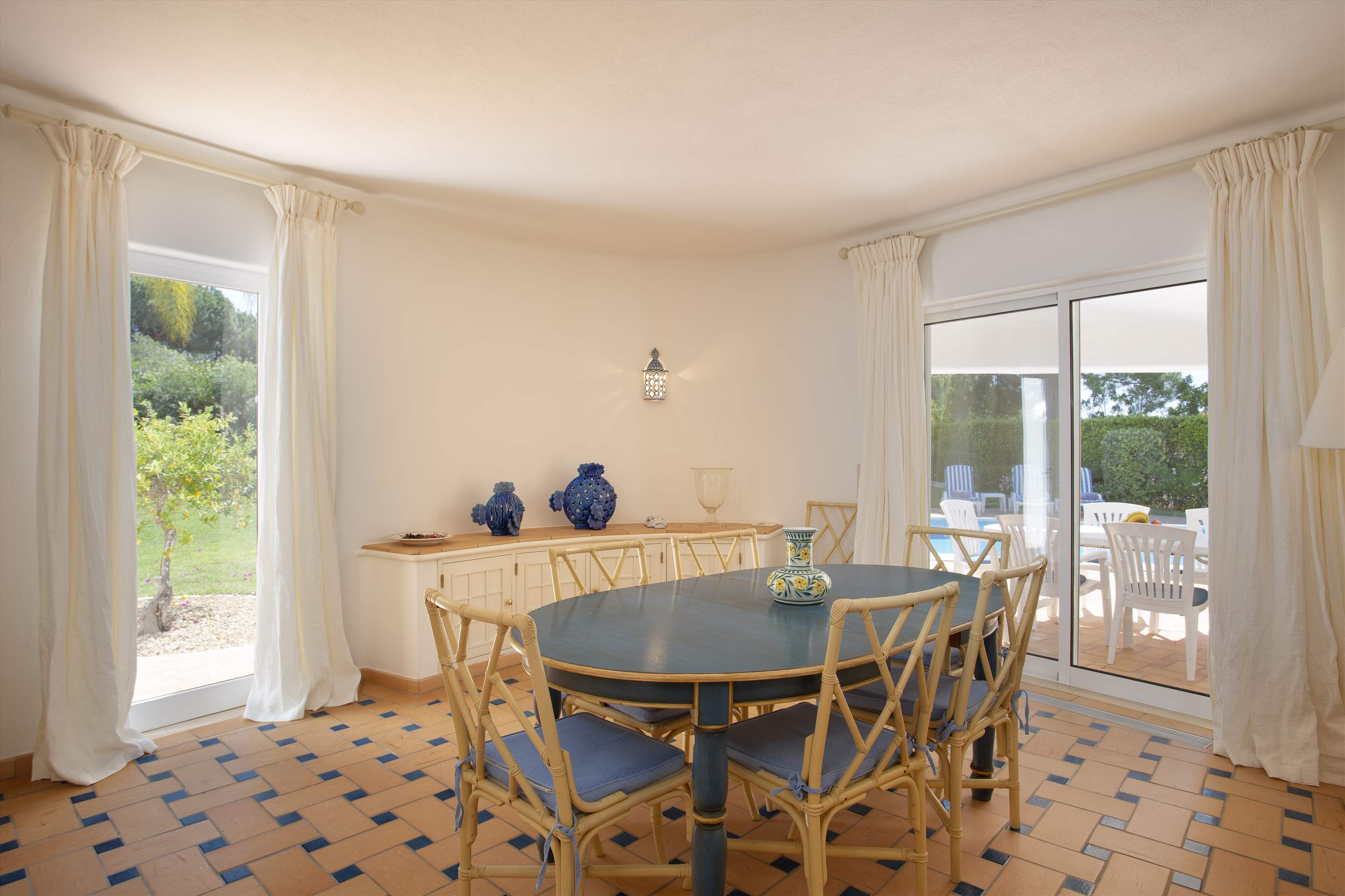 Casa Paloma, 6 bedroom villa in Quinta do Lago, Algarve