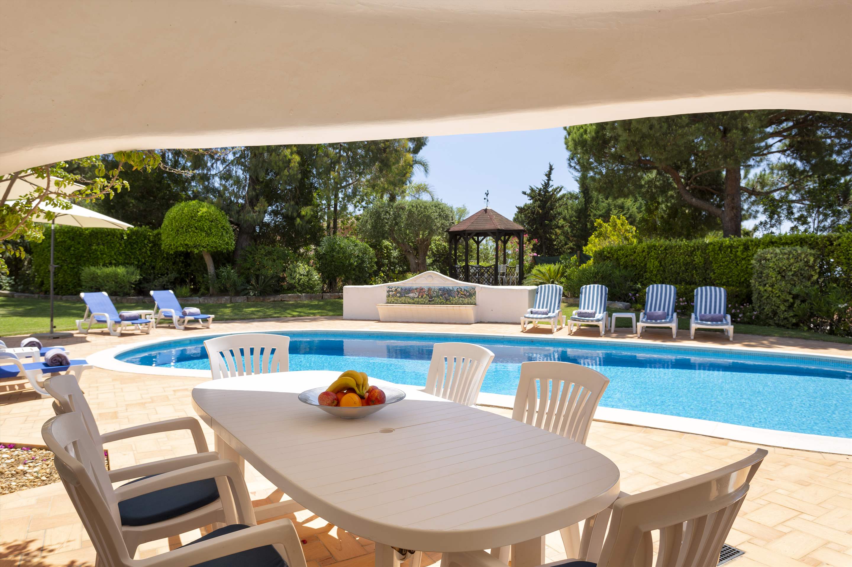 Casa Paloma, 6 bedroom villa in Quinta do Lago, Algarve