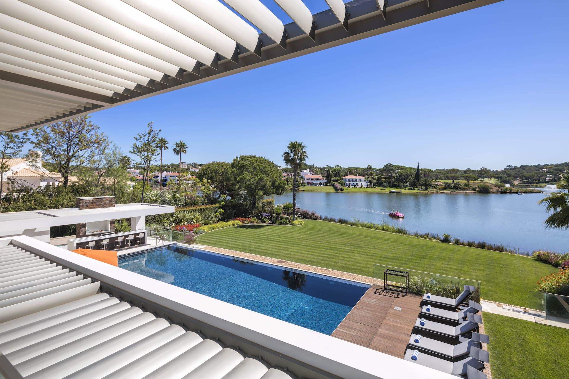 Villa Vista Lago in Quinta do Lago : 6 bedroom villa in Quinta do Lago ...