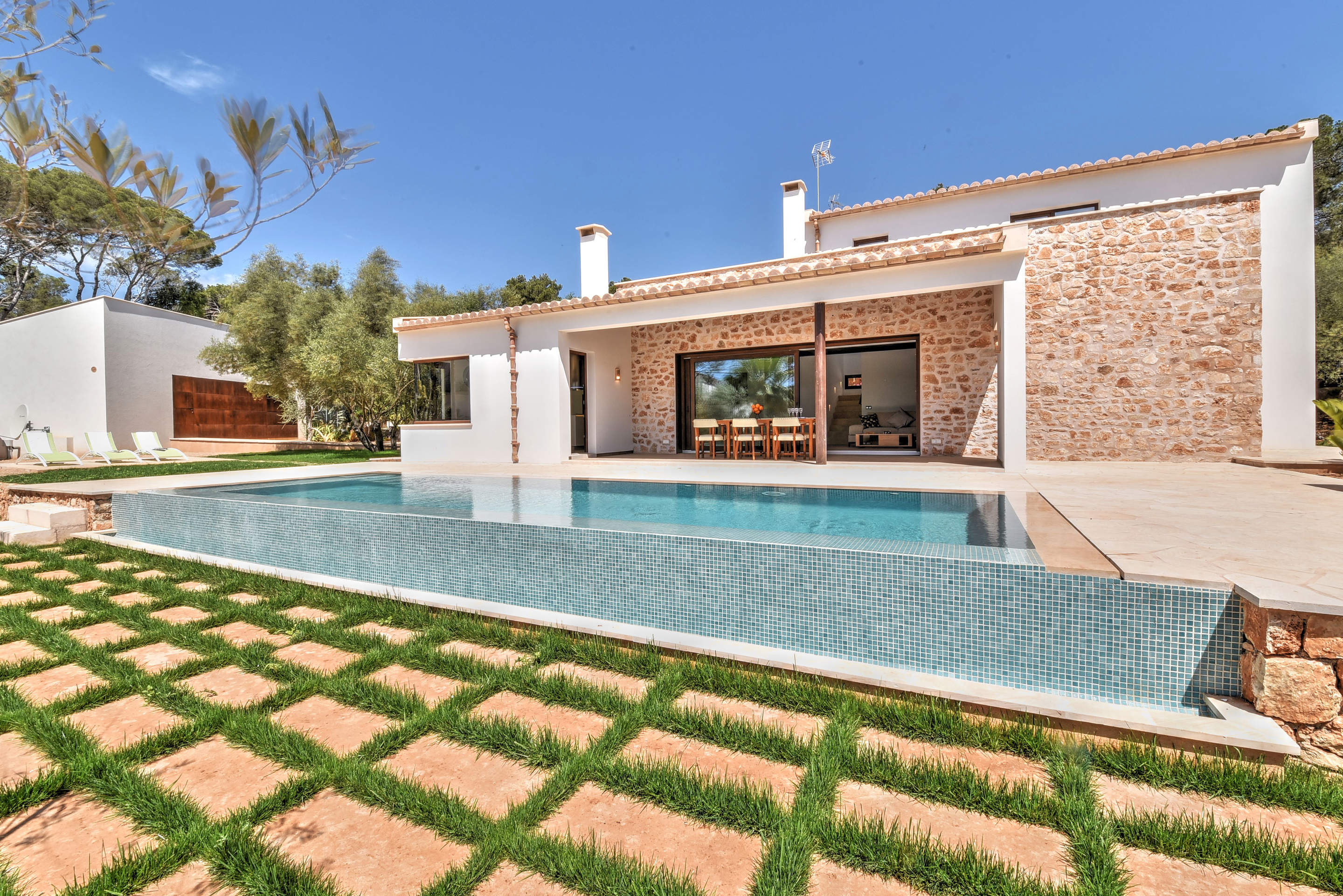 Chalet Porto Petro, 3 bedroom villa in Cala d'Or , Majorca