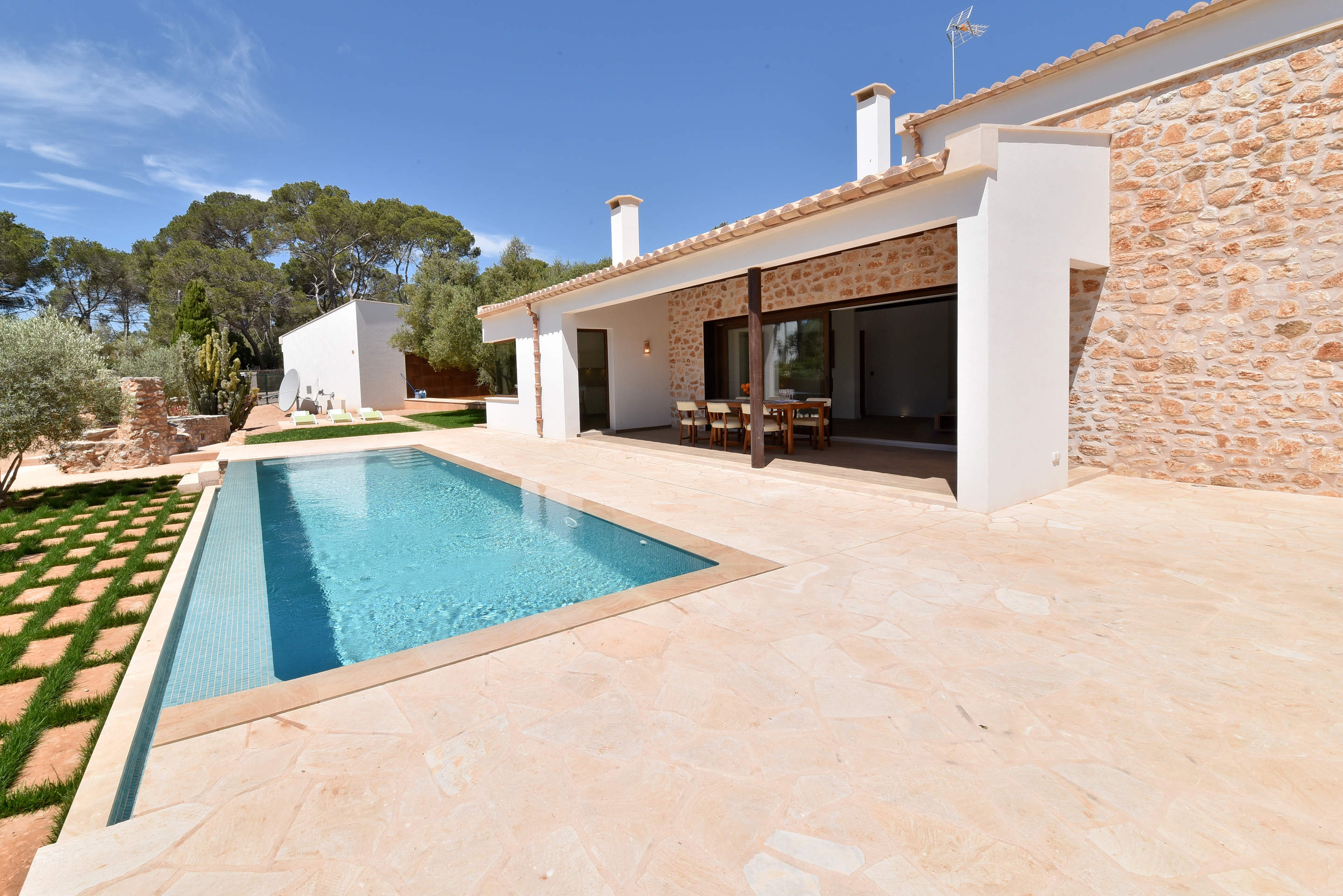 Chalet Porto Petro, 3 bedroom villa in Cala d'Or , Majorca