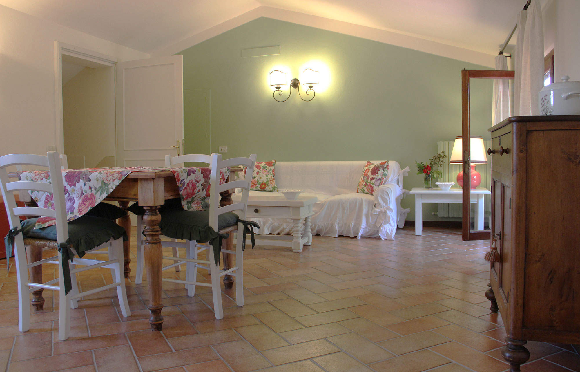 Ref 202 Villa Castelnuovo Berardenga, 7 bedroom villa in Chianti & Countryside, Tuscany