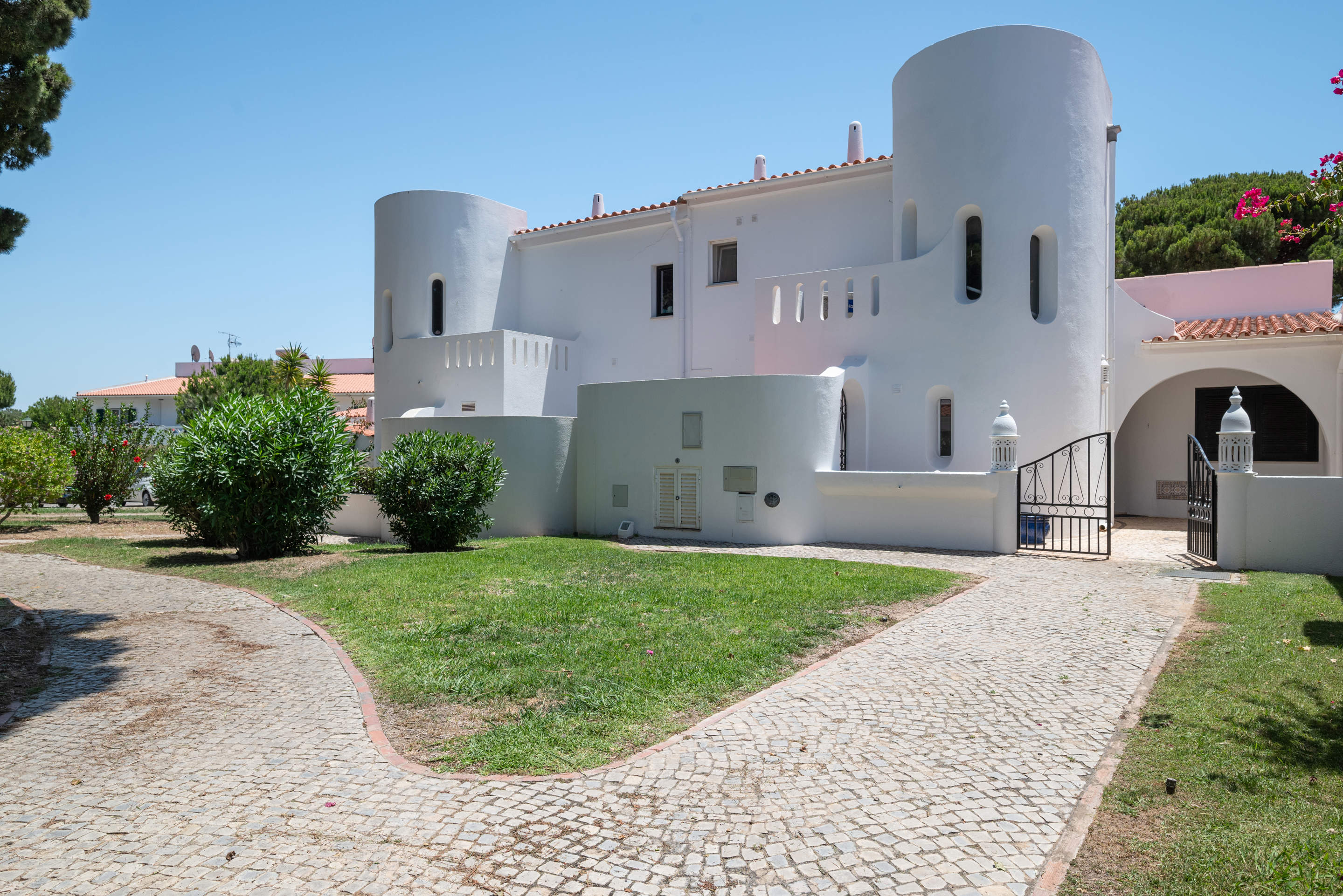 Villa Bruna 3 bedroom, 3 bedroom villa in Vale do Lobo, Algarve