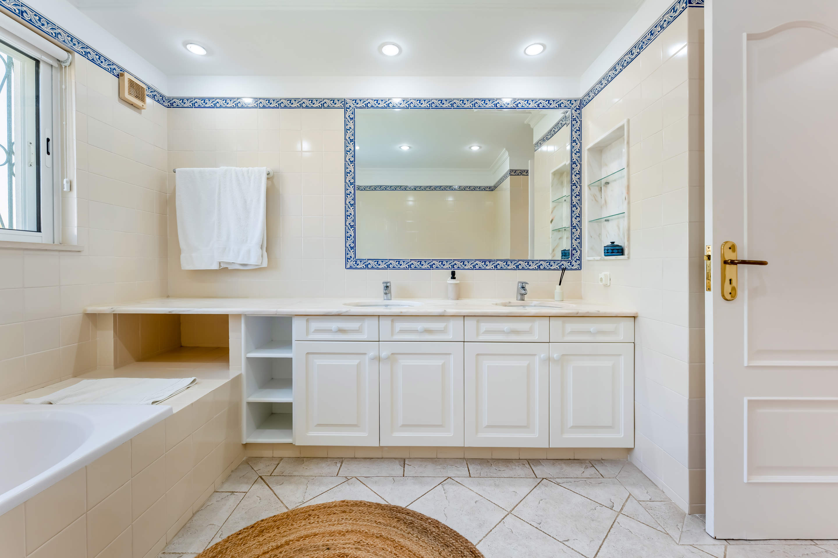 Villa Laurena, 3 bedroom villa in Vale do Lobo, Algarve