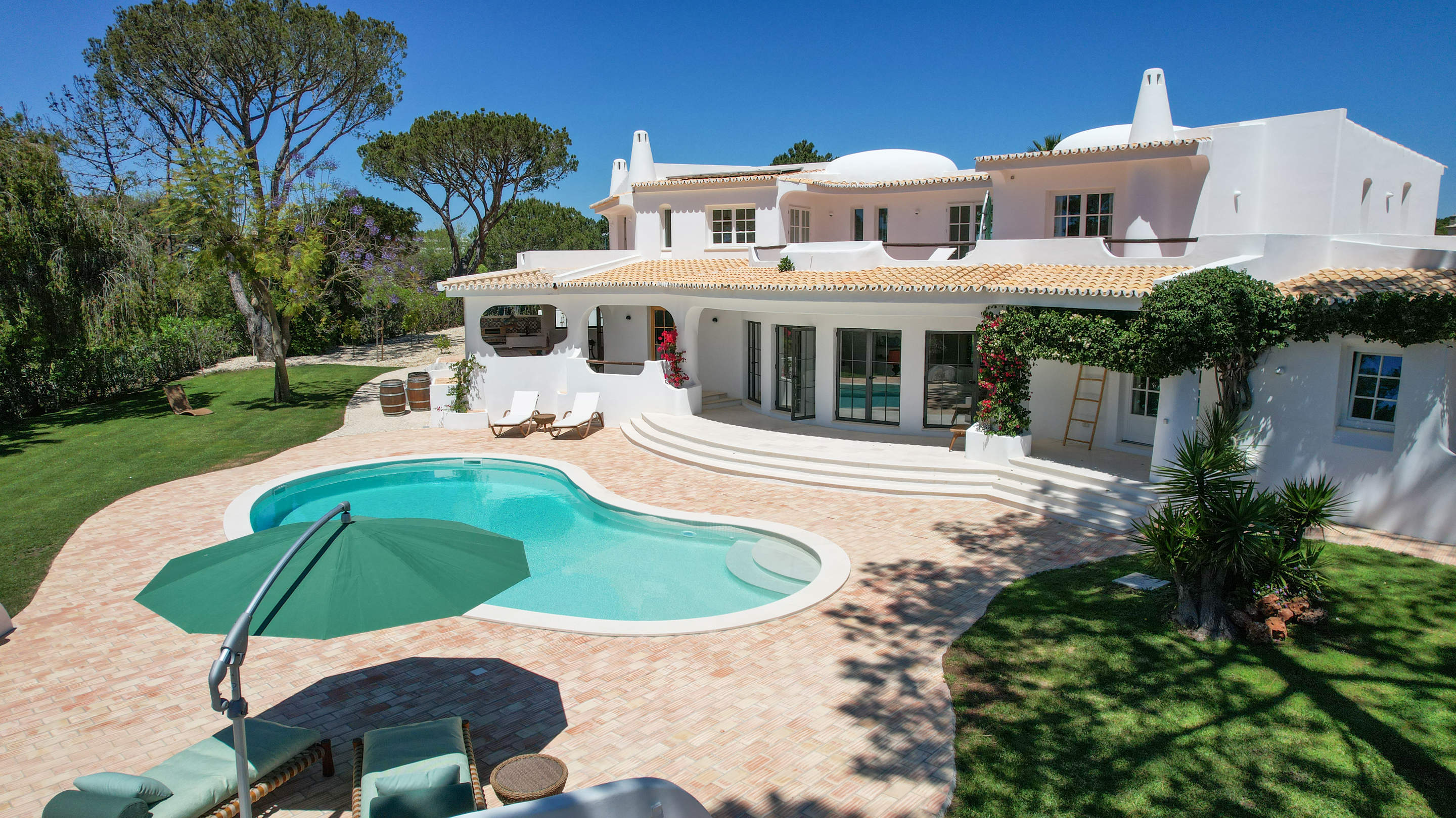 Boho Casa Four Bedroom Rate, Maximum six persons occupancy, 4 bedroom villa in Quinta do Lago, Algarve