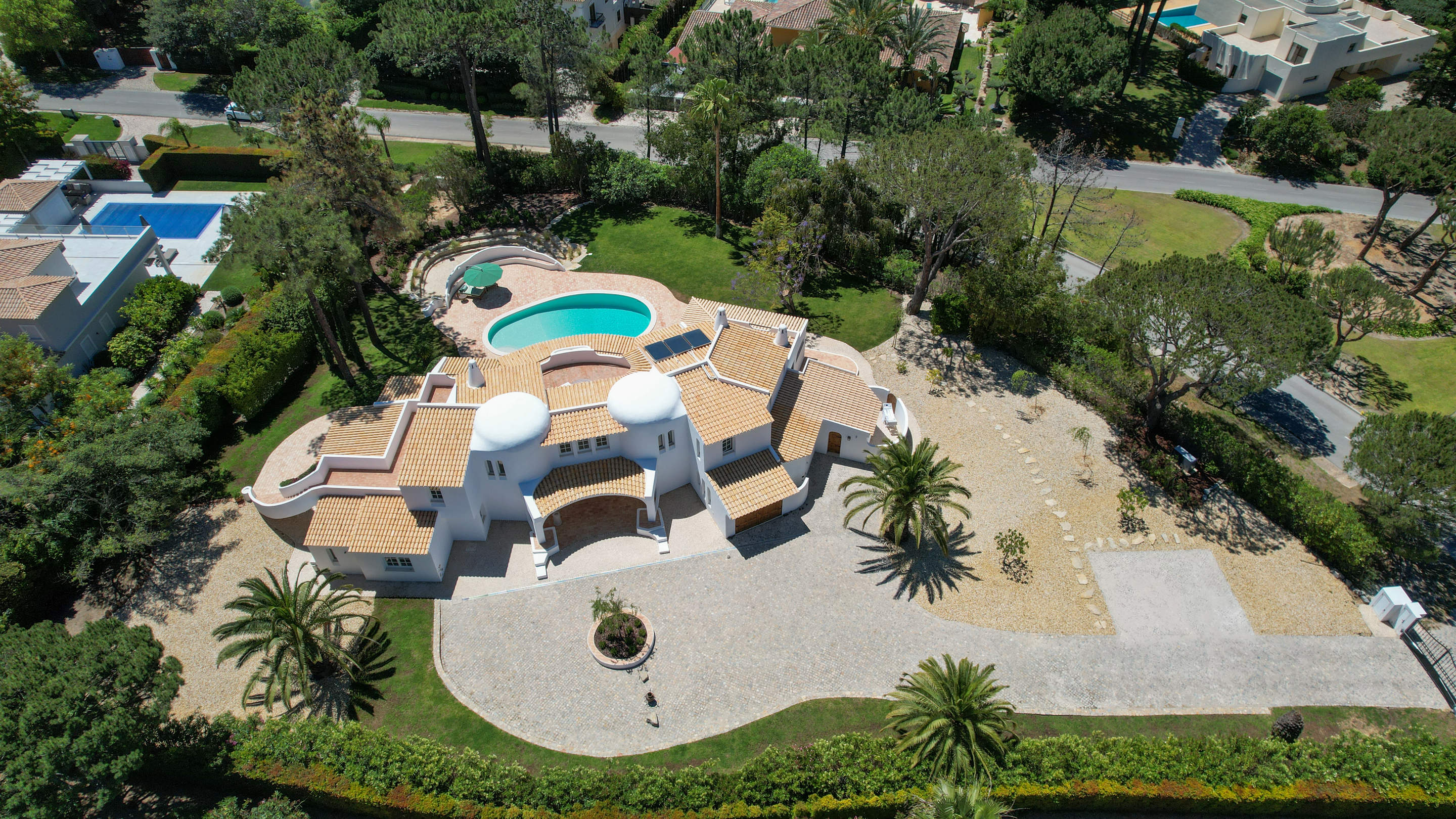 Boho Casa Four Bedroom Rate, Maximum six persons occupancy, 4 bedroom villa in Quinta do Lago, Algarve