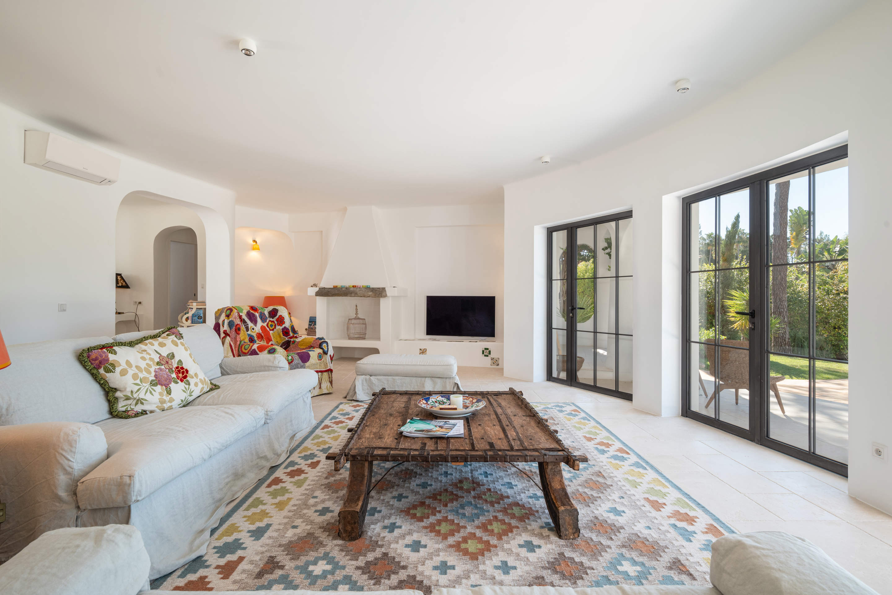 Boho Casa Four Bedroom Rate, Maximum six persons occupancy, 4 bedroom villa in Quinta do Lago, Algarve