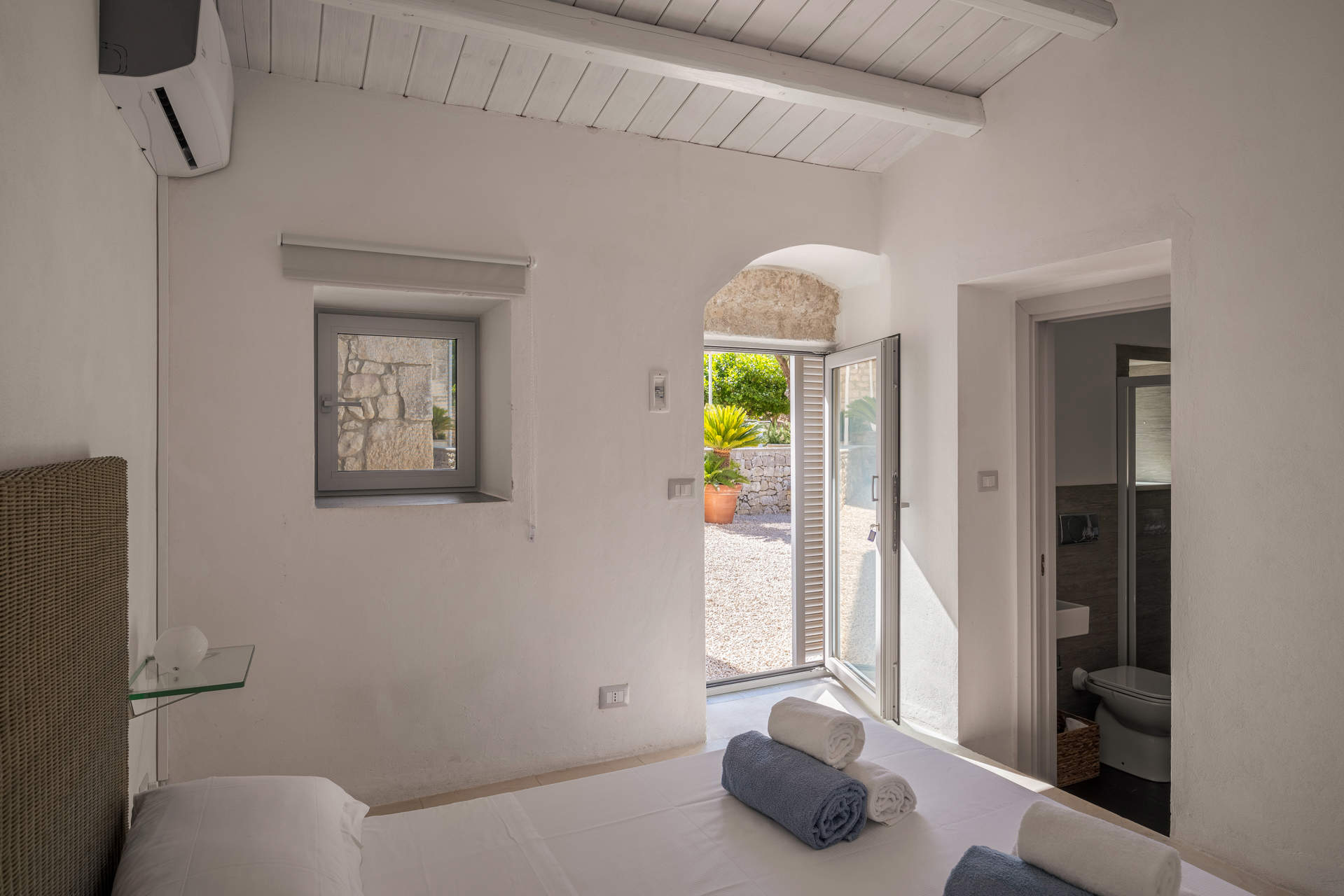 Casale Limestone, 4 bedroom villa in Southern Sicily, Sicily