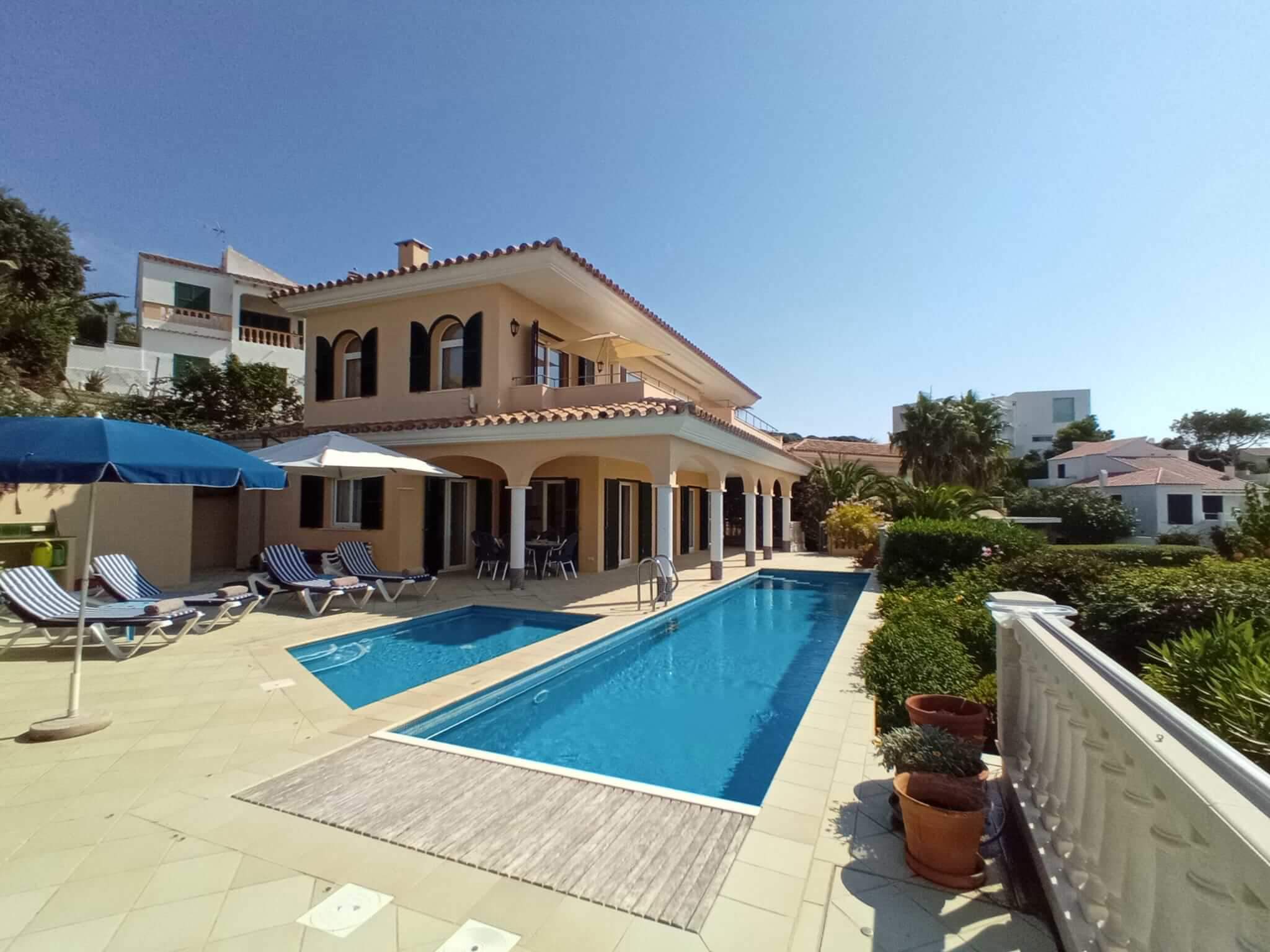 Villa Nicqui, 4 bedroom villa in Mahon & East Menorca area, Menorca