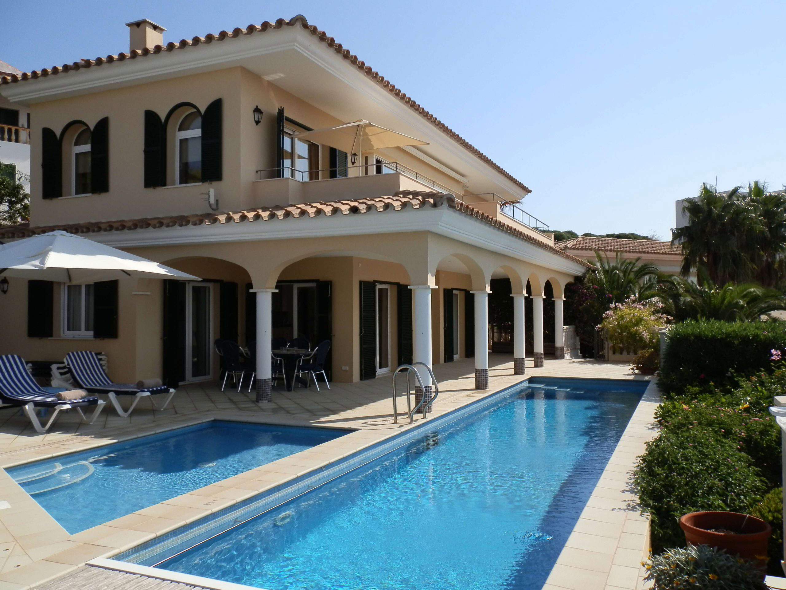 Villa Nicqui, 4 bedroom villa in Mahon & East Menorca area, Menorca