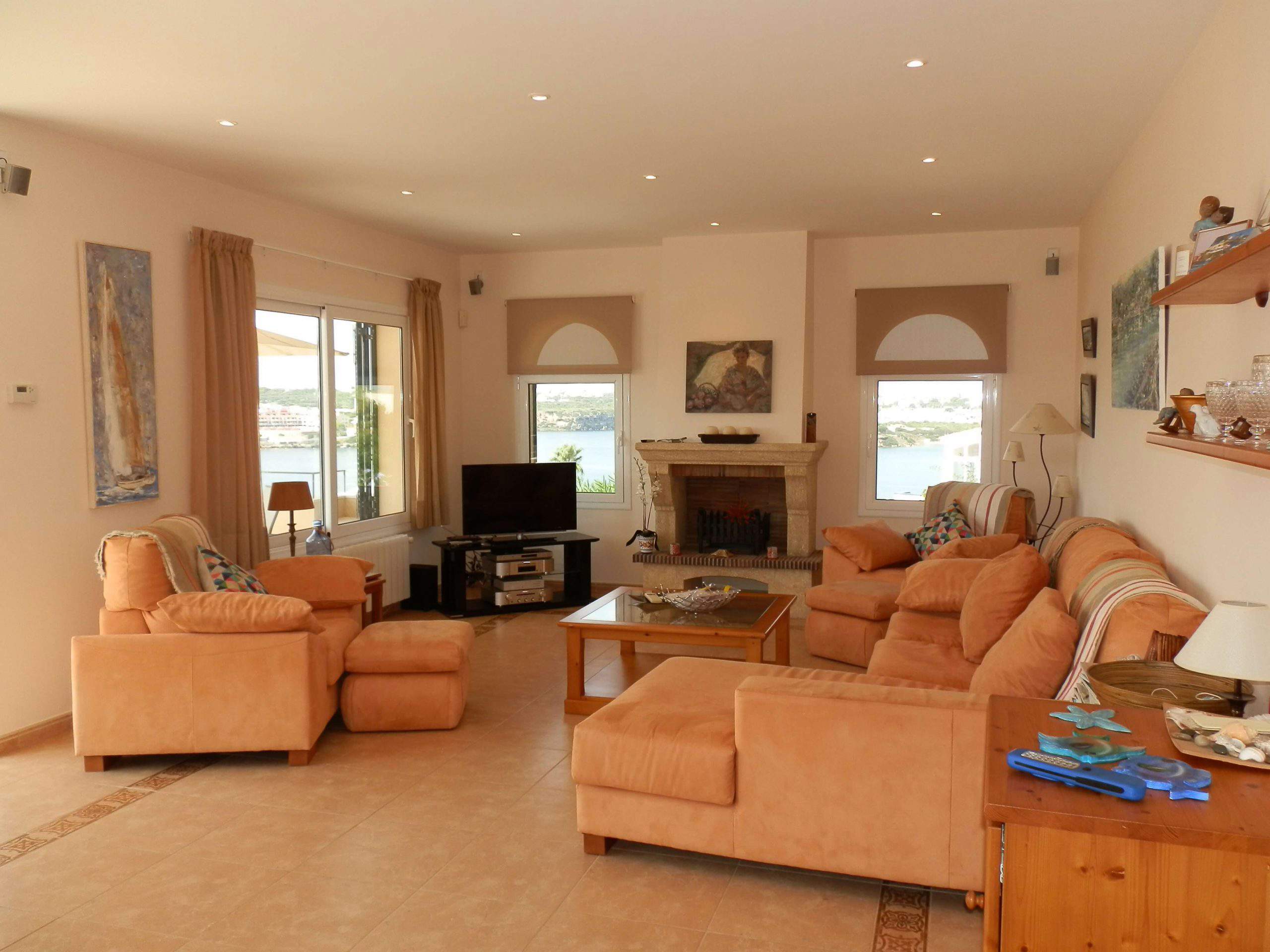 Villa Nicqui, 4 bedroom villa in Mahon & East Menorca area, Menorca