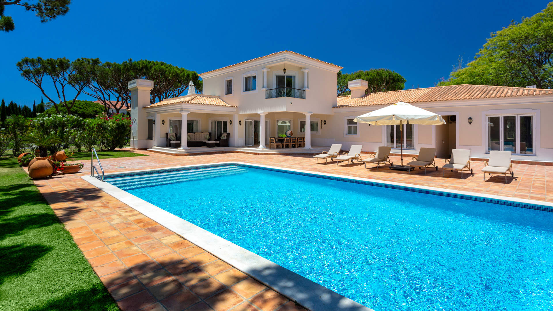 Villa Sunlight, 5 bedroom villa in Quinta do Lago, Algarve