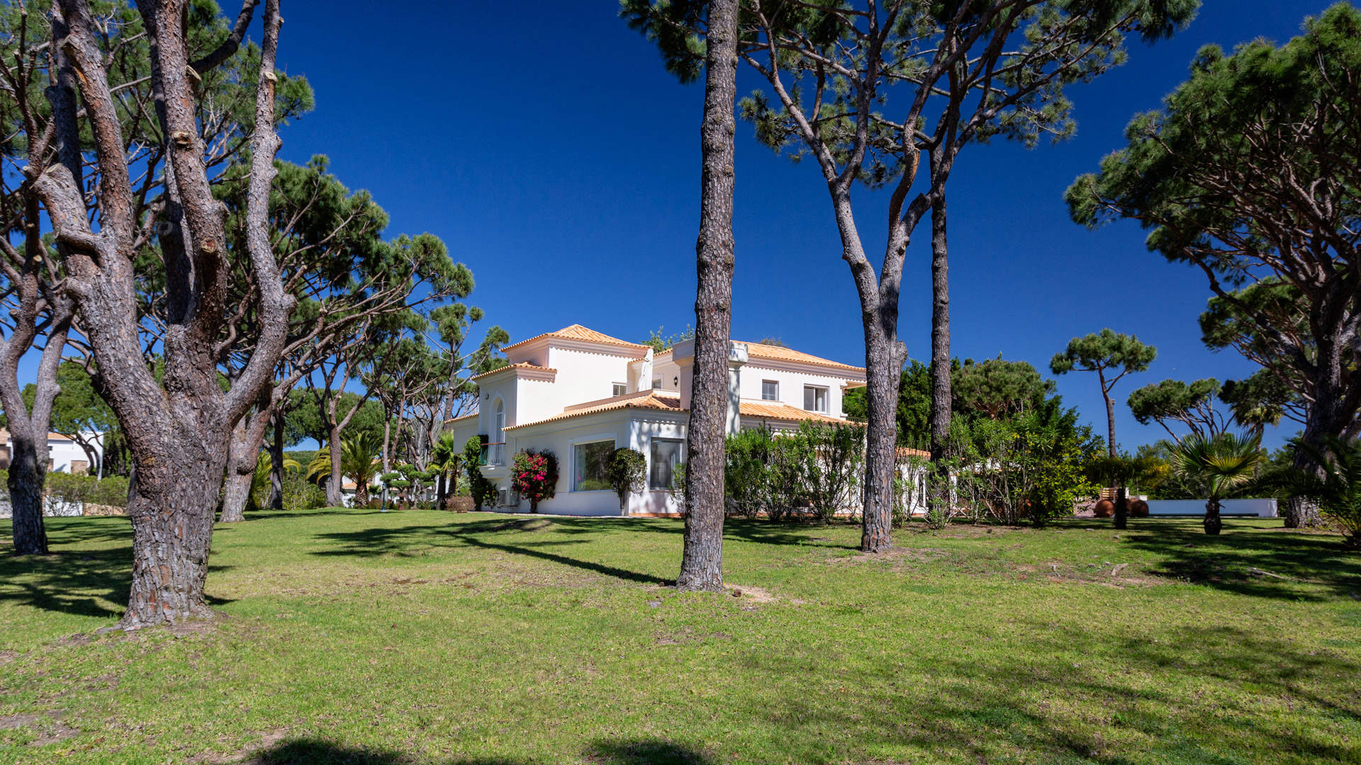 Villa Sunlight, 5 bedroom villa in Quinta do Lago, Algarve