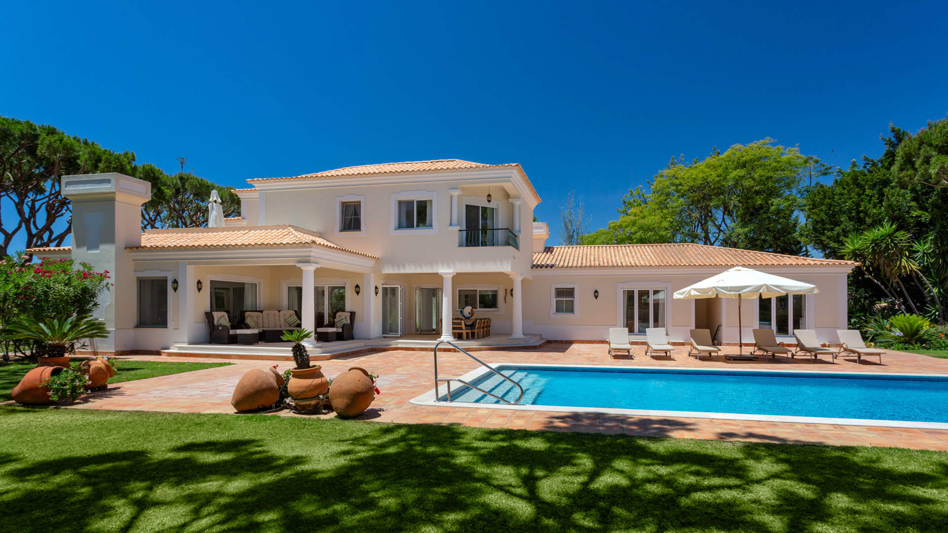 Villa Sunlight, 5 bedroom villa in Quinta do Lago, Algarve