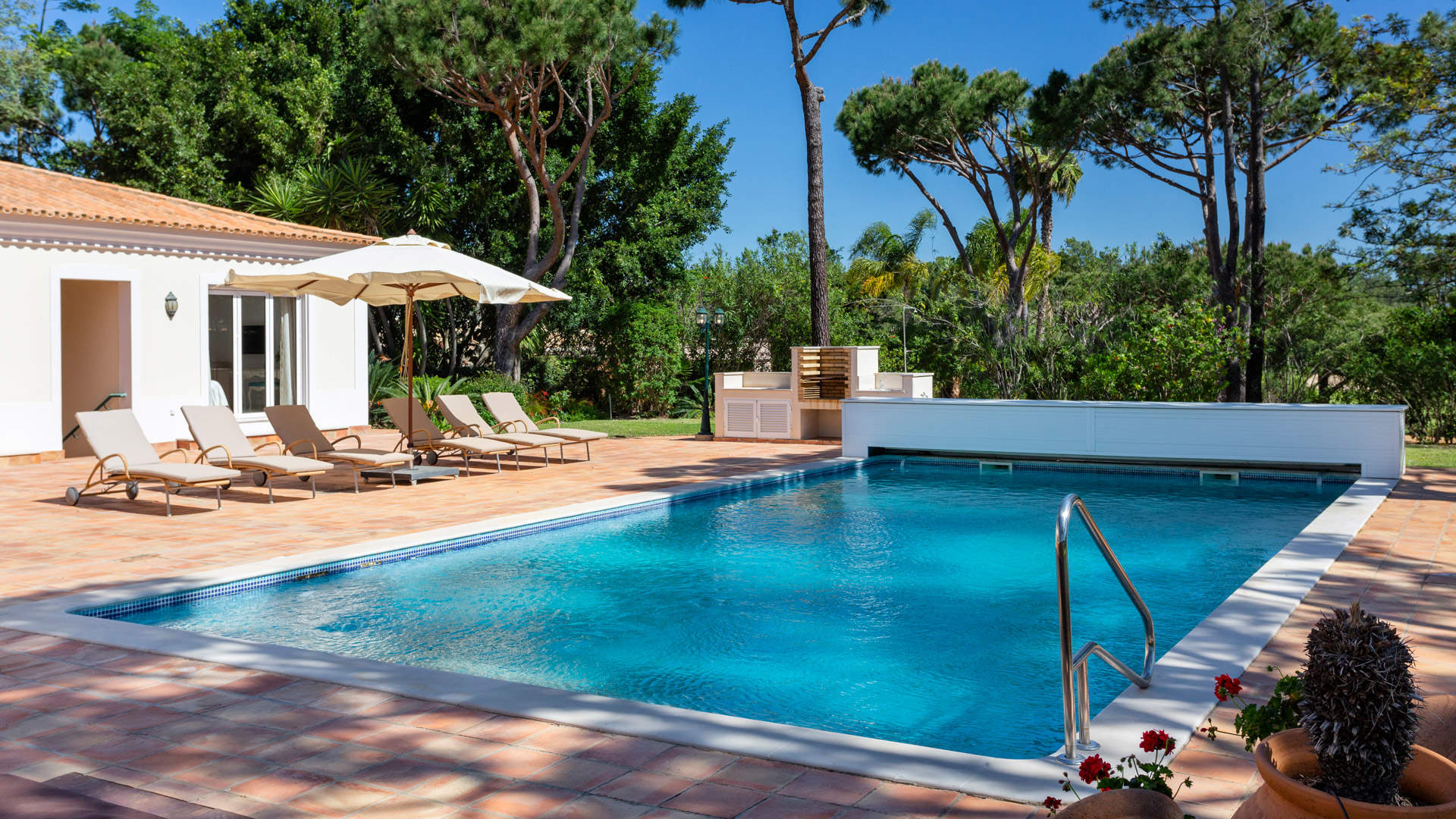 Villa Sunlight, 5 bedroom villa in Quinta do Lago, Algarve