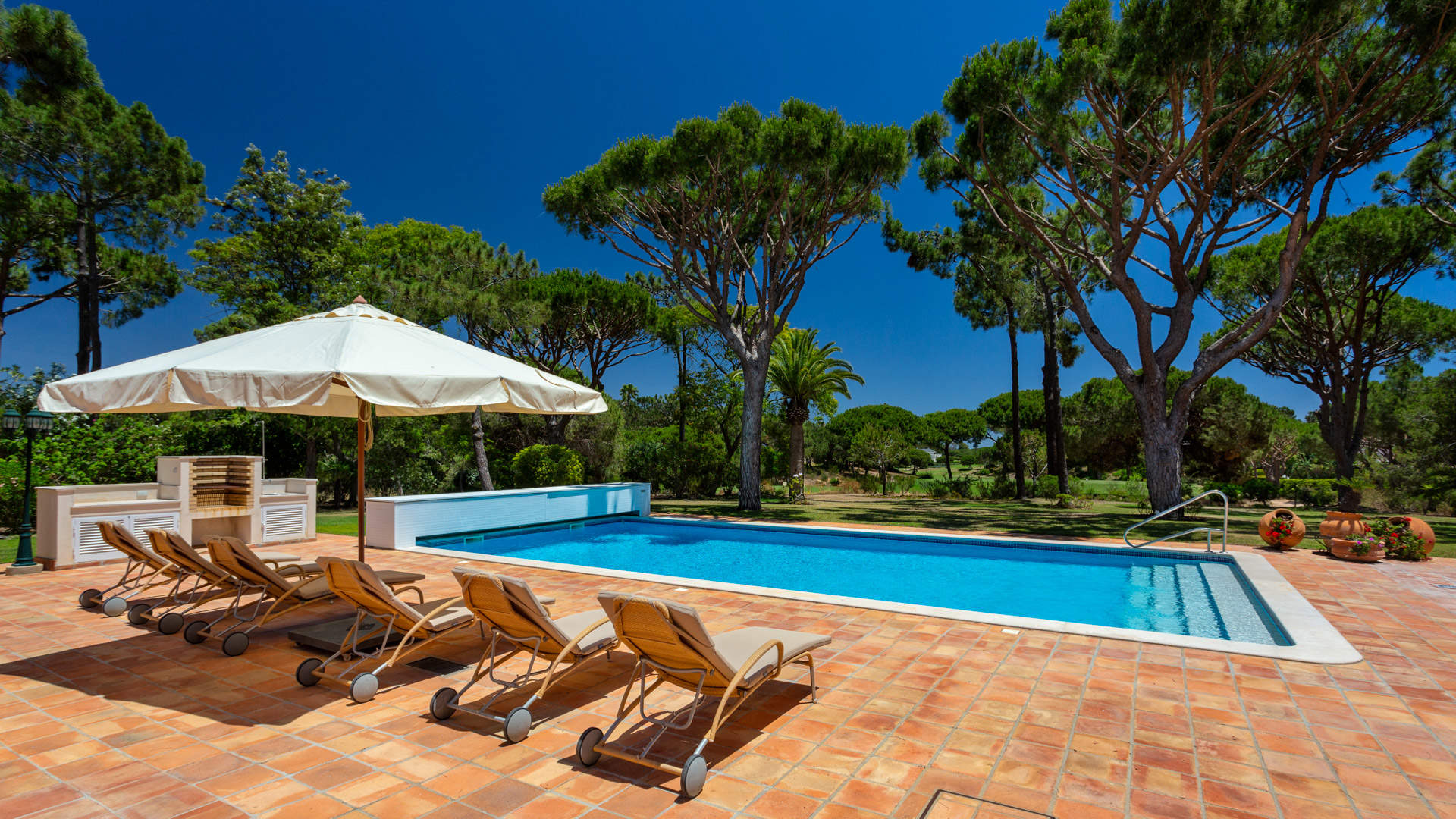 Villa Sunlight, 5 bedroom villa in Quinta do Lago, Algarve