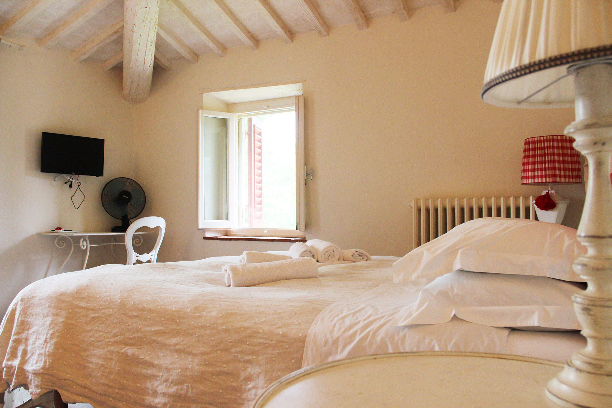 Villa Molino, 4 bedroom villa in Chianti & Countryside, Tuscany