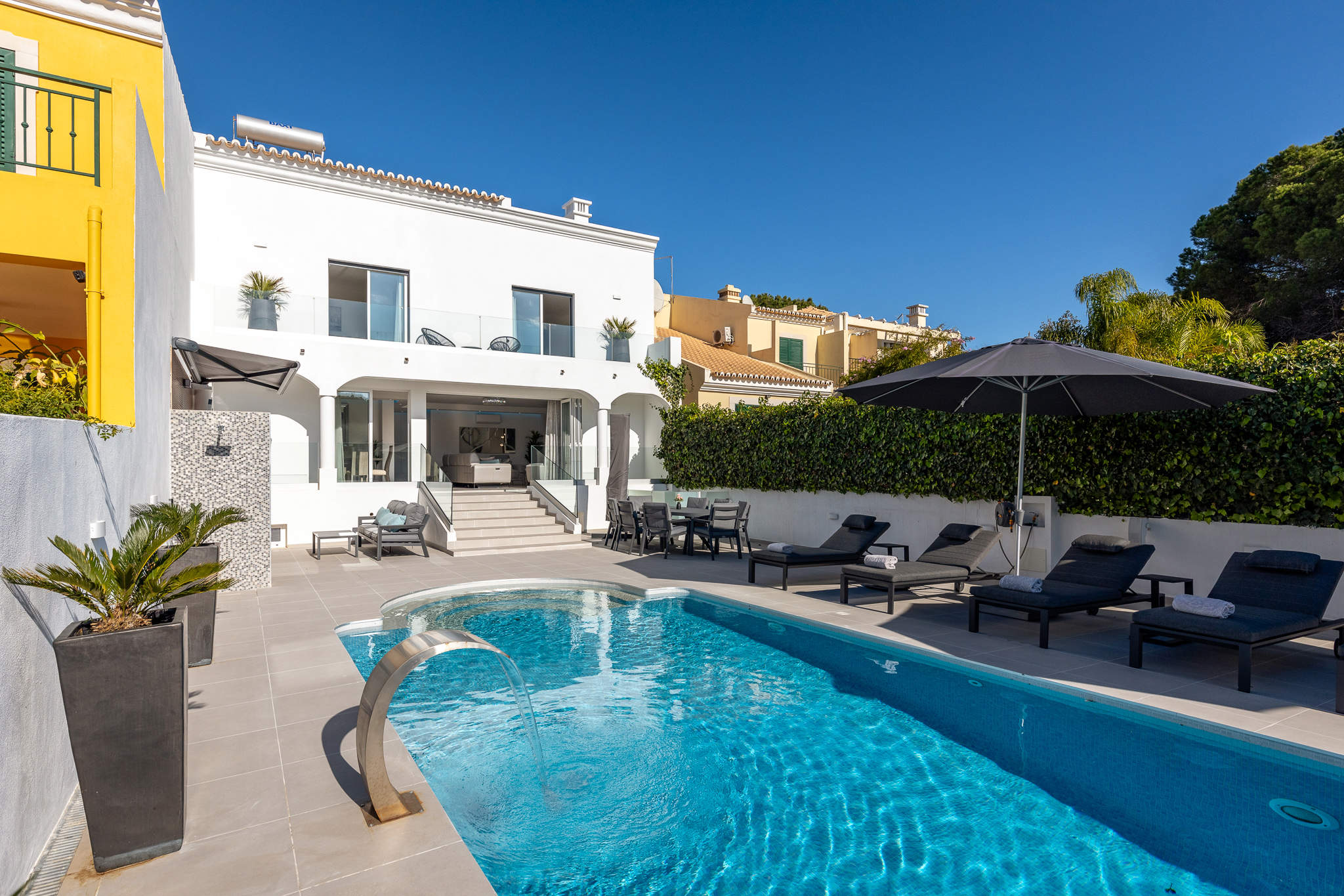 Villa Azure, 5 bedroom villa in Vilamoura Area, Algarve