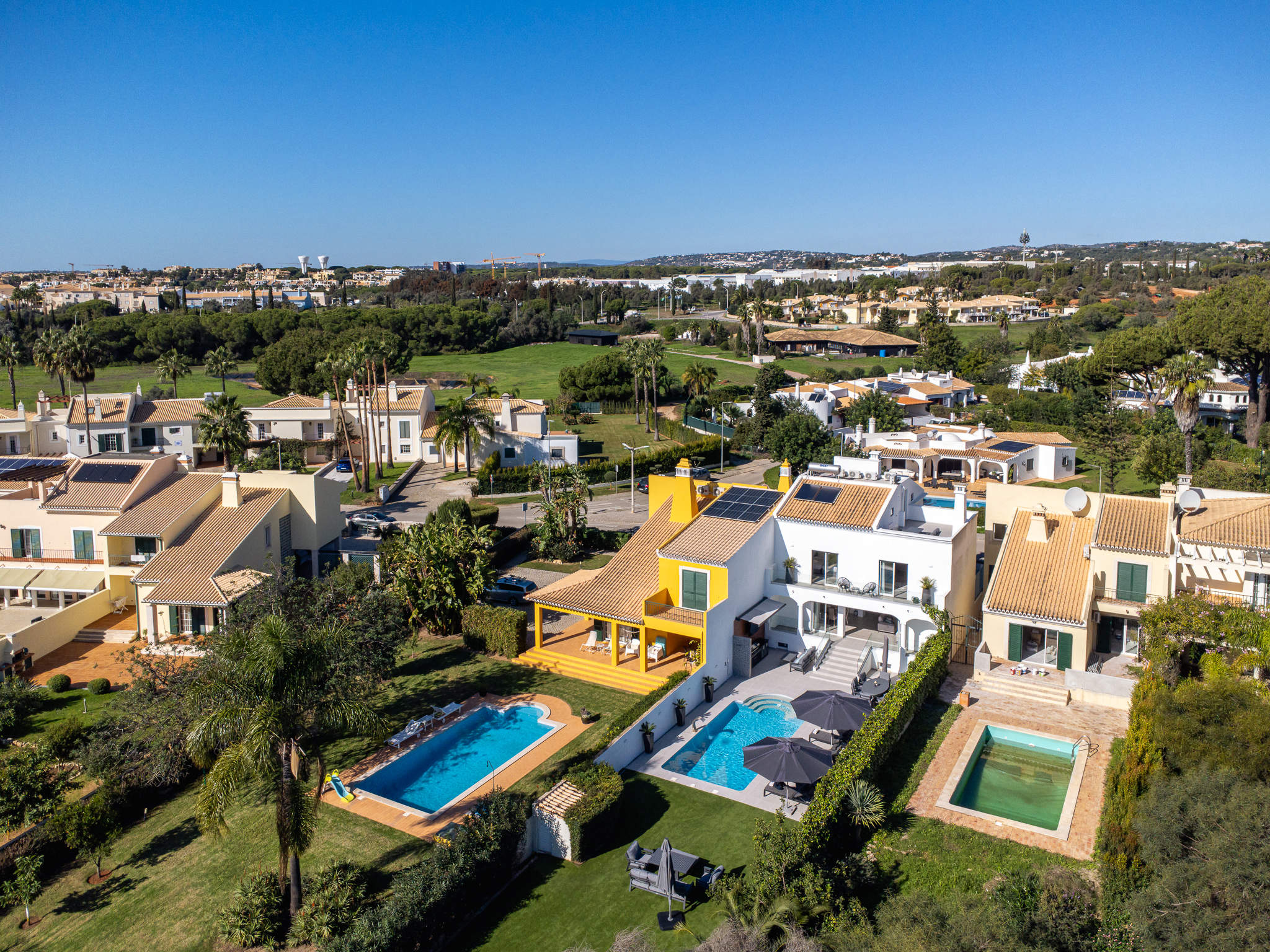 Villa Azure, 5 bedroom villa in Vilamoura Area, Algarve