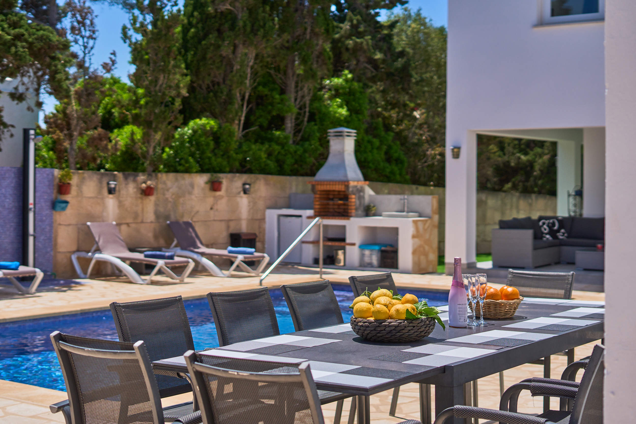 Villa Guadi, 6 bedroom villa in Cala d'Or , Majorca
