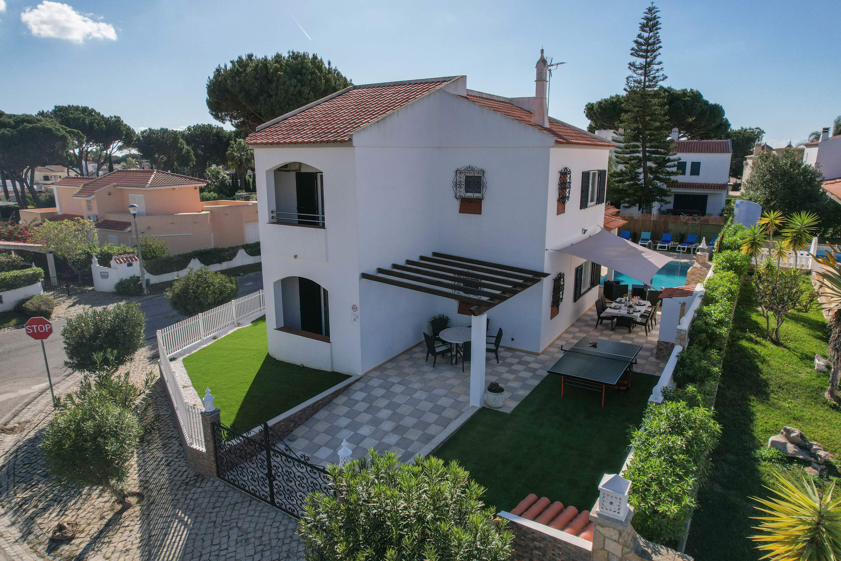 Villa Viegas, 4 bedroom villa in Vilamoura Area, Algarve