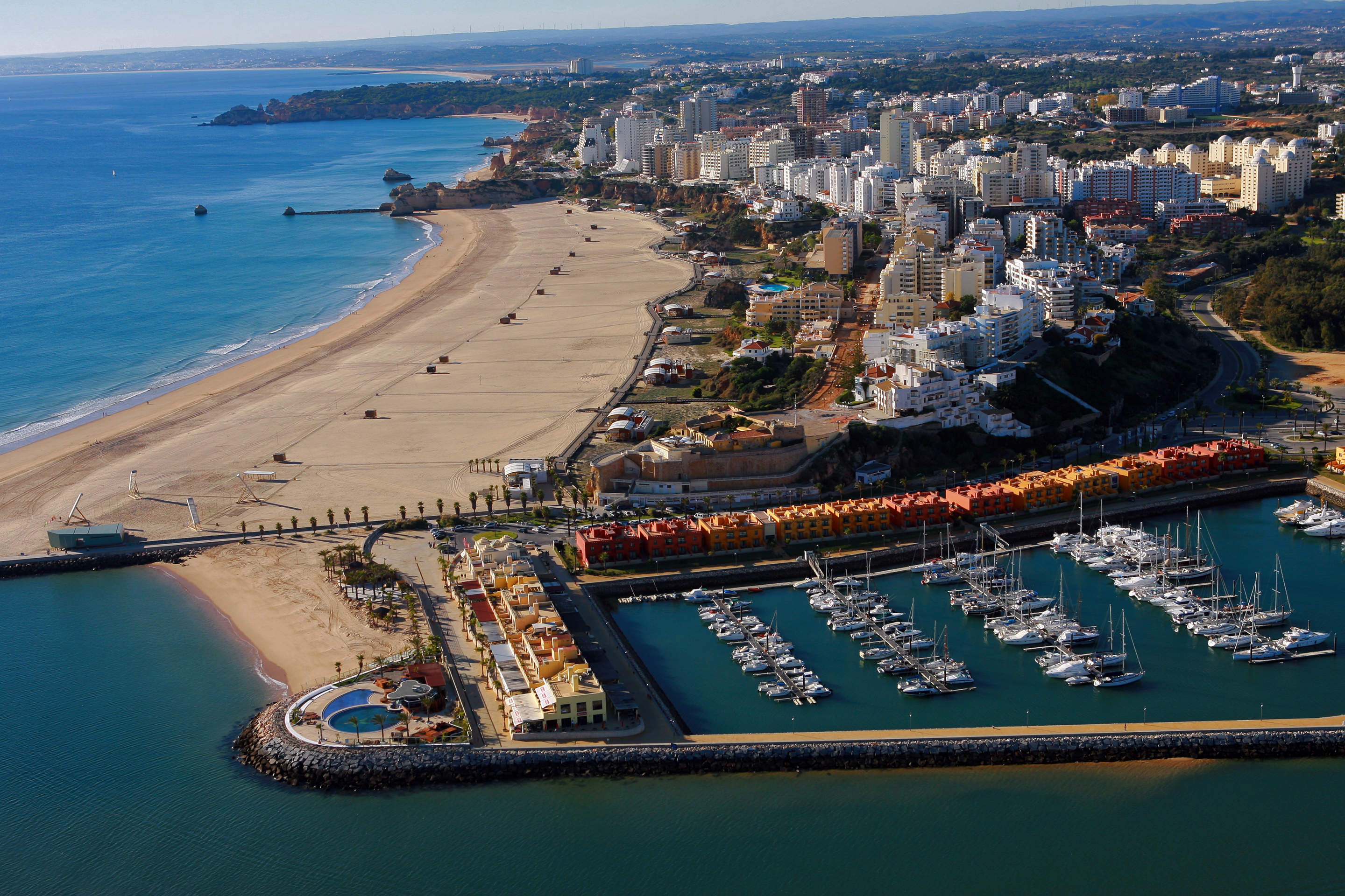 NH Portimao Resort Marina Deck One Bed Apt 4 Persons, BB Basis, 1 bedroom resort in Portimao Area, Algarve