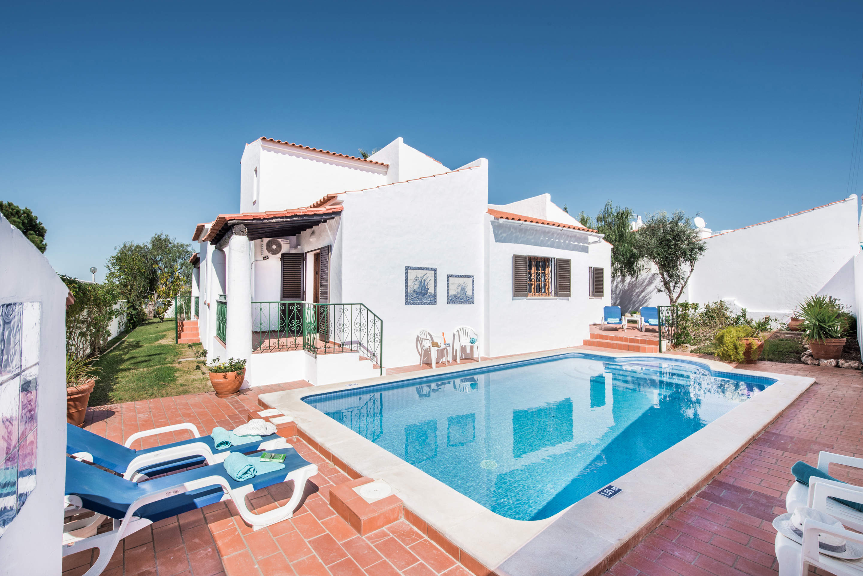 Villa Iris, 3 bedroom villa in Gale, Vale da Parra and Guia, Algarve