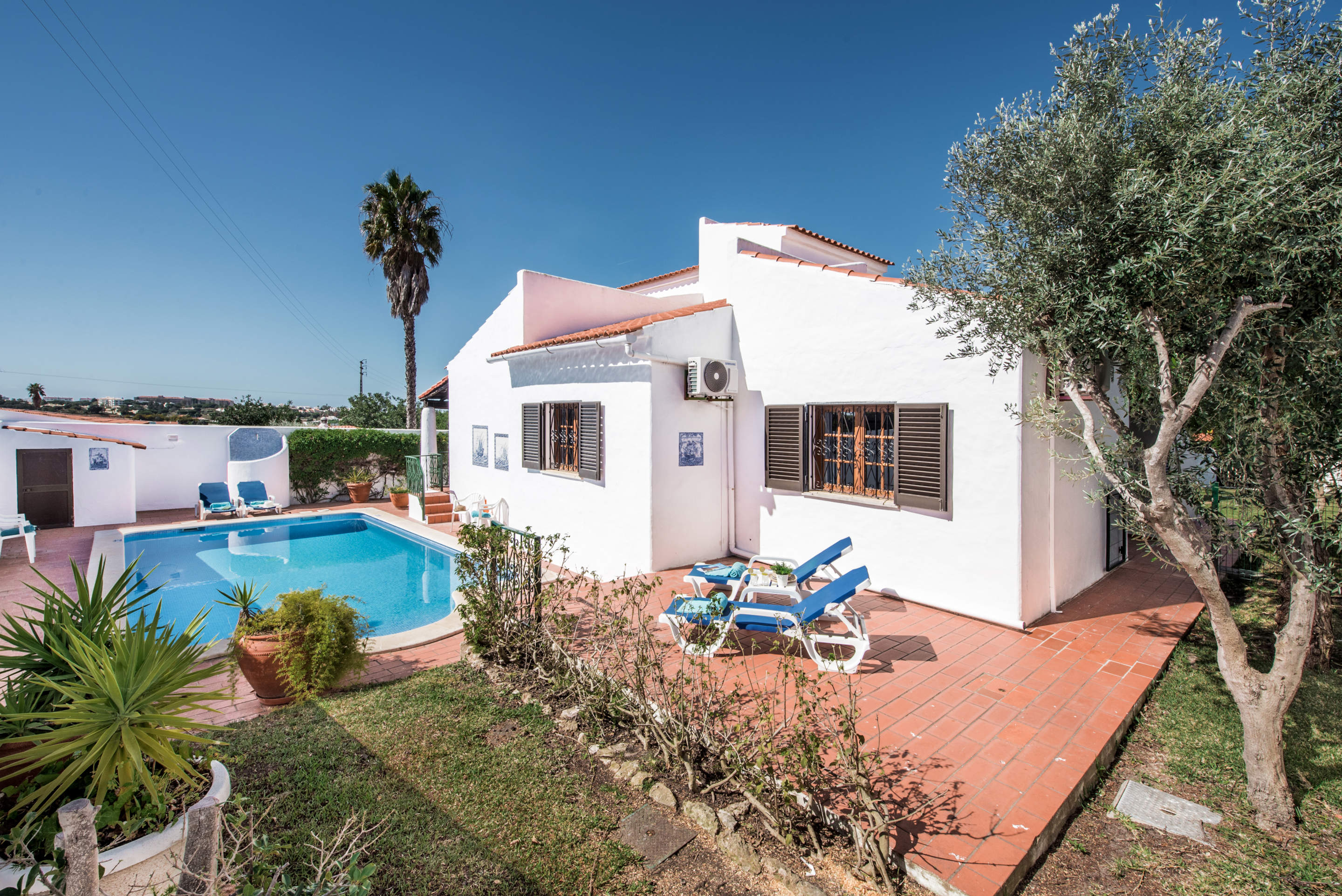 Villa Iris, 3 bedroom villa in Gale, Vale da Parra and Guia, Algarve