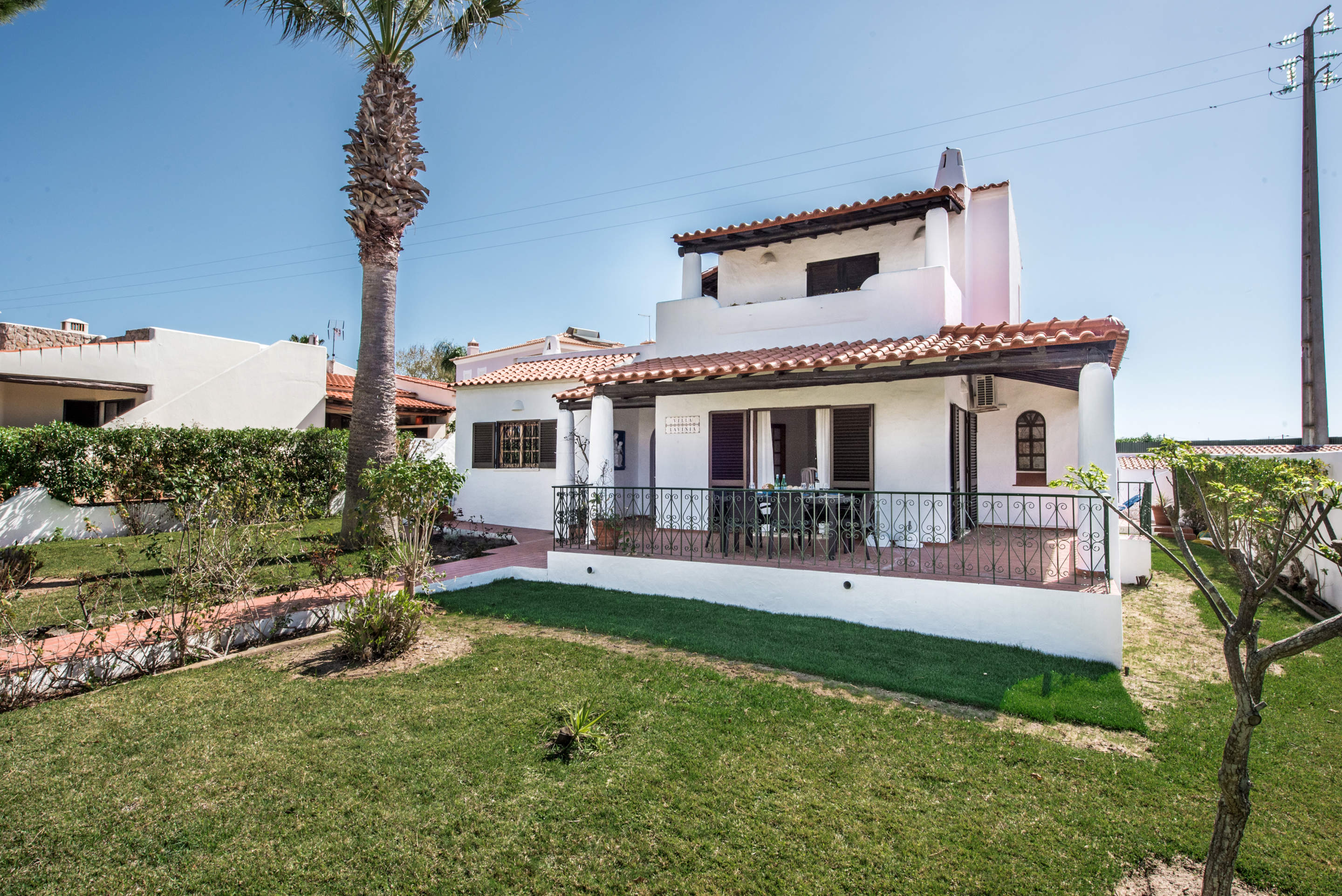 Villa Iris, 3 bedroom villa in Gale, Vale da Parra and Guia, Algarve