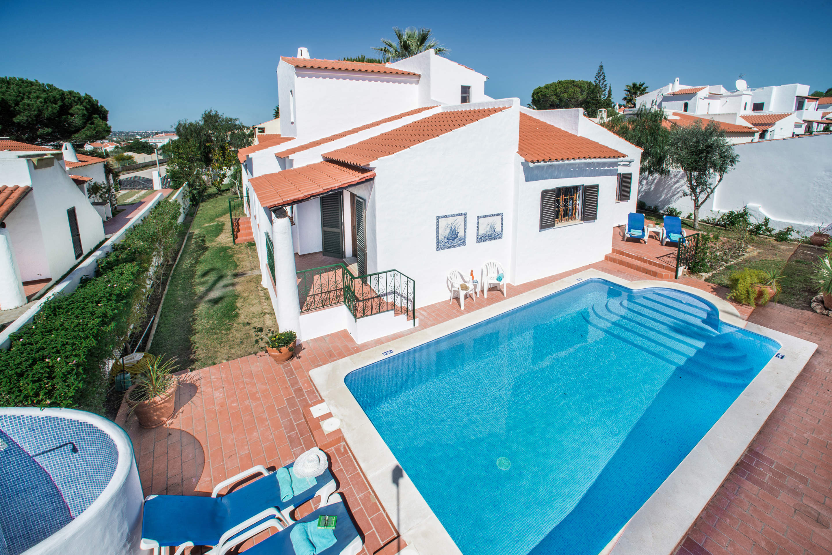 Villa Iris, 3 bedroom villa in Gale, Vale da Parra and Guia, Algarve