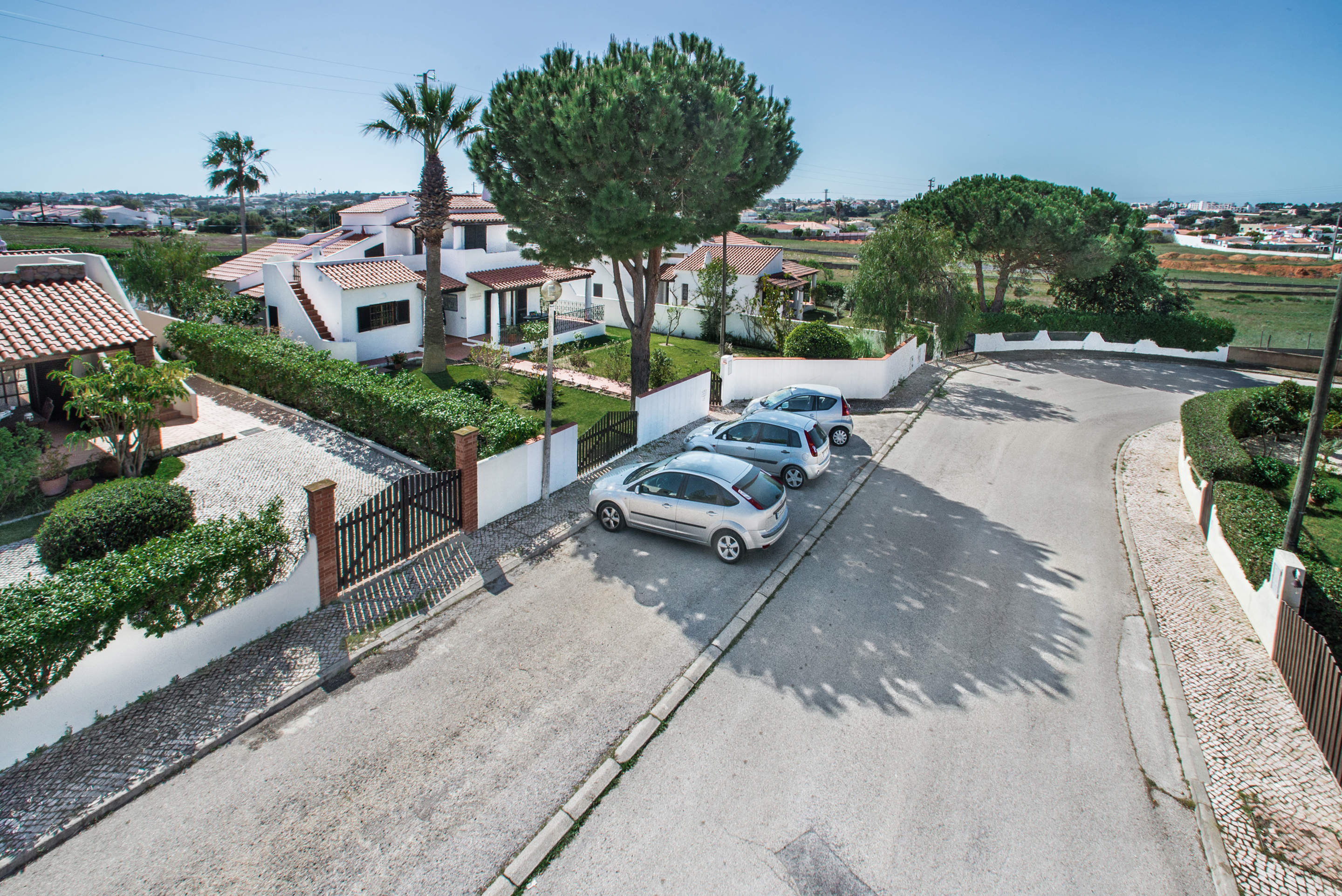 Villa Iris, 3 bedroom villa in Gale, Vale da Parra and Guia, Algarve