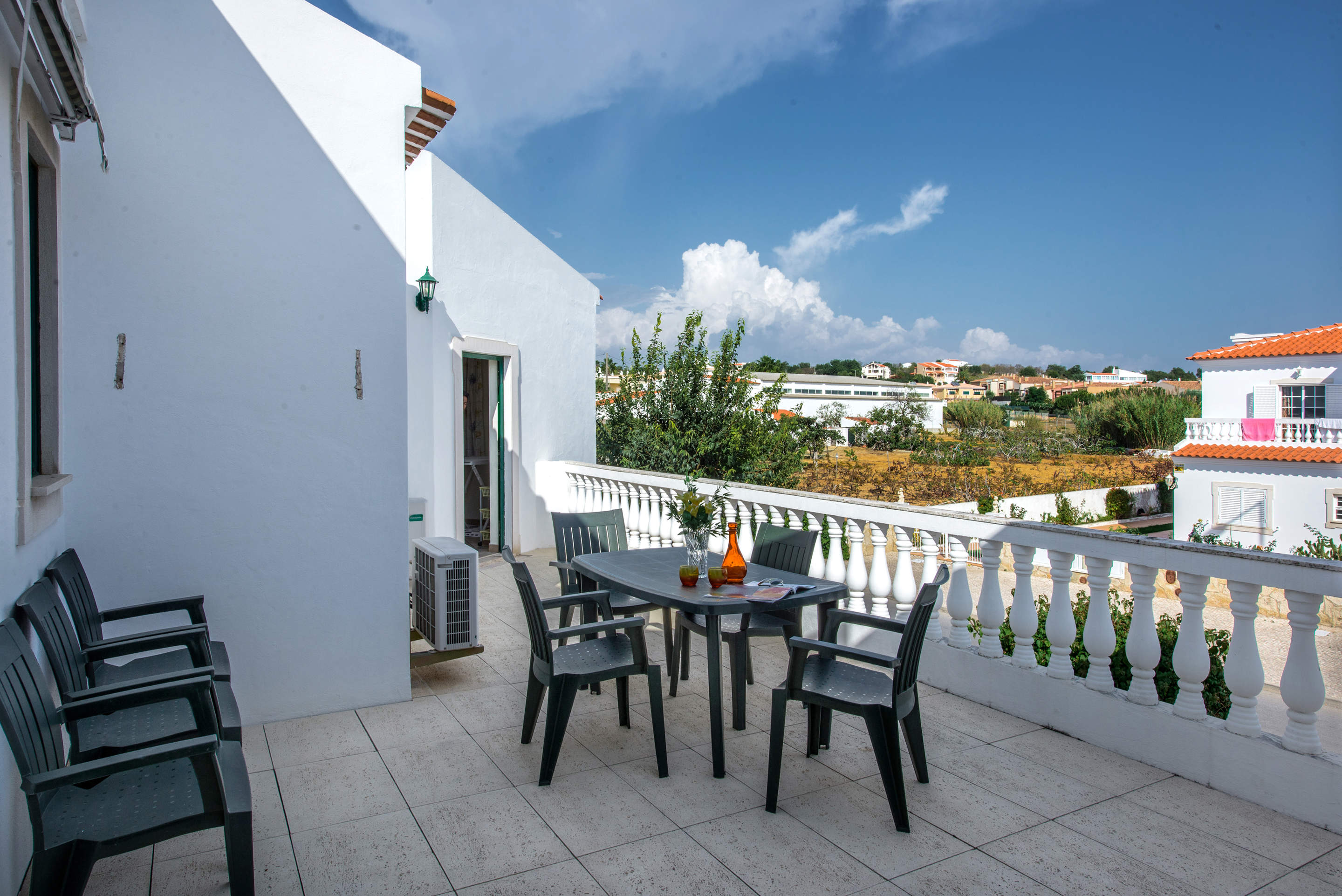 Rebela Apartments  First floor apartment 2, 4 bedroom apartment in Gale, Vale da Parra and Guia, Algarve