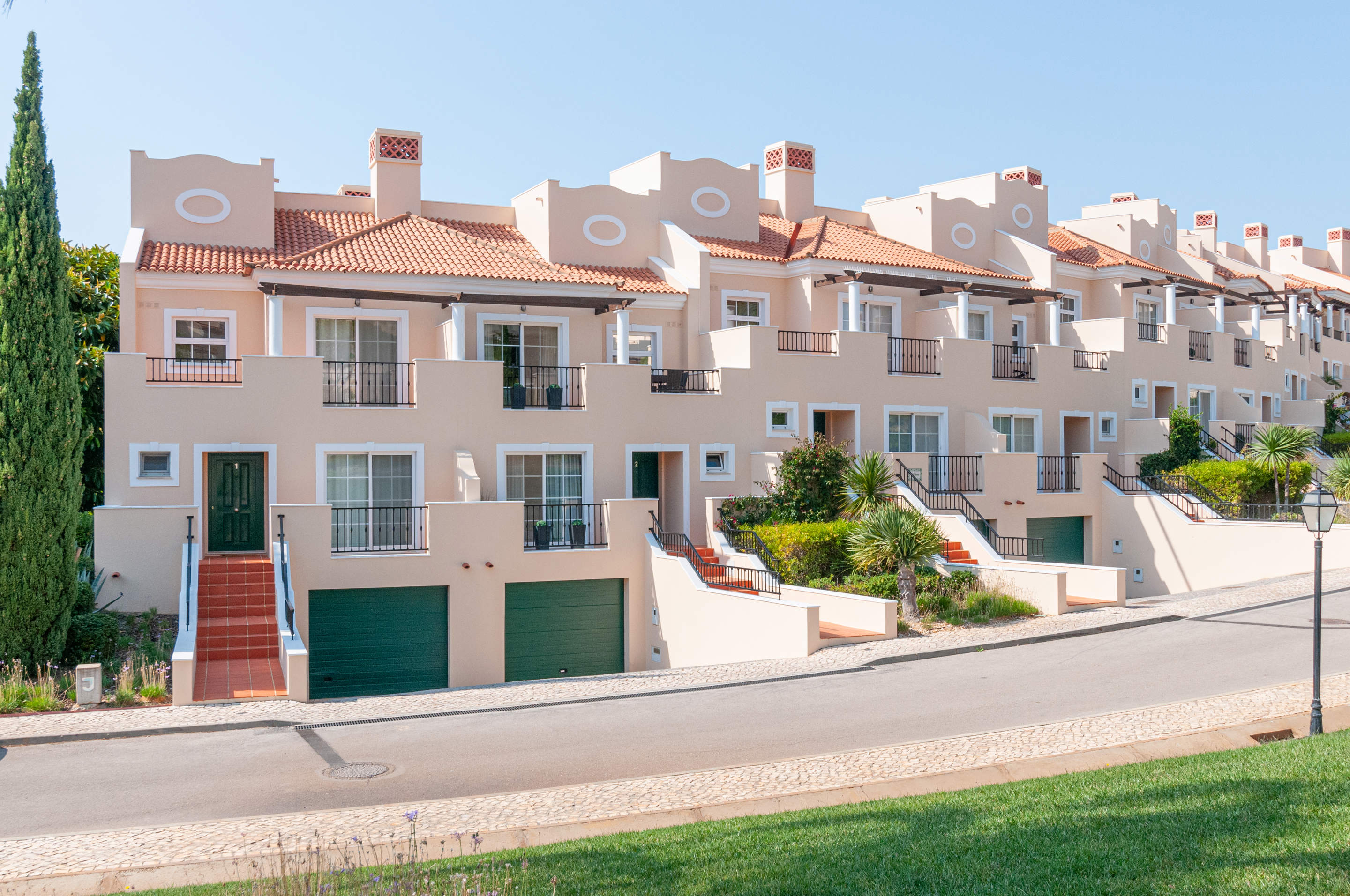 The Lemon Tree at Palmyra, 4 bedroom villa in Vila Sol, Algarve