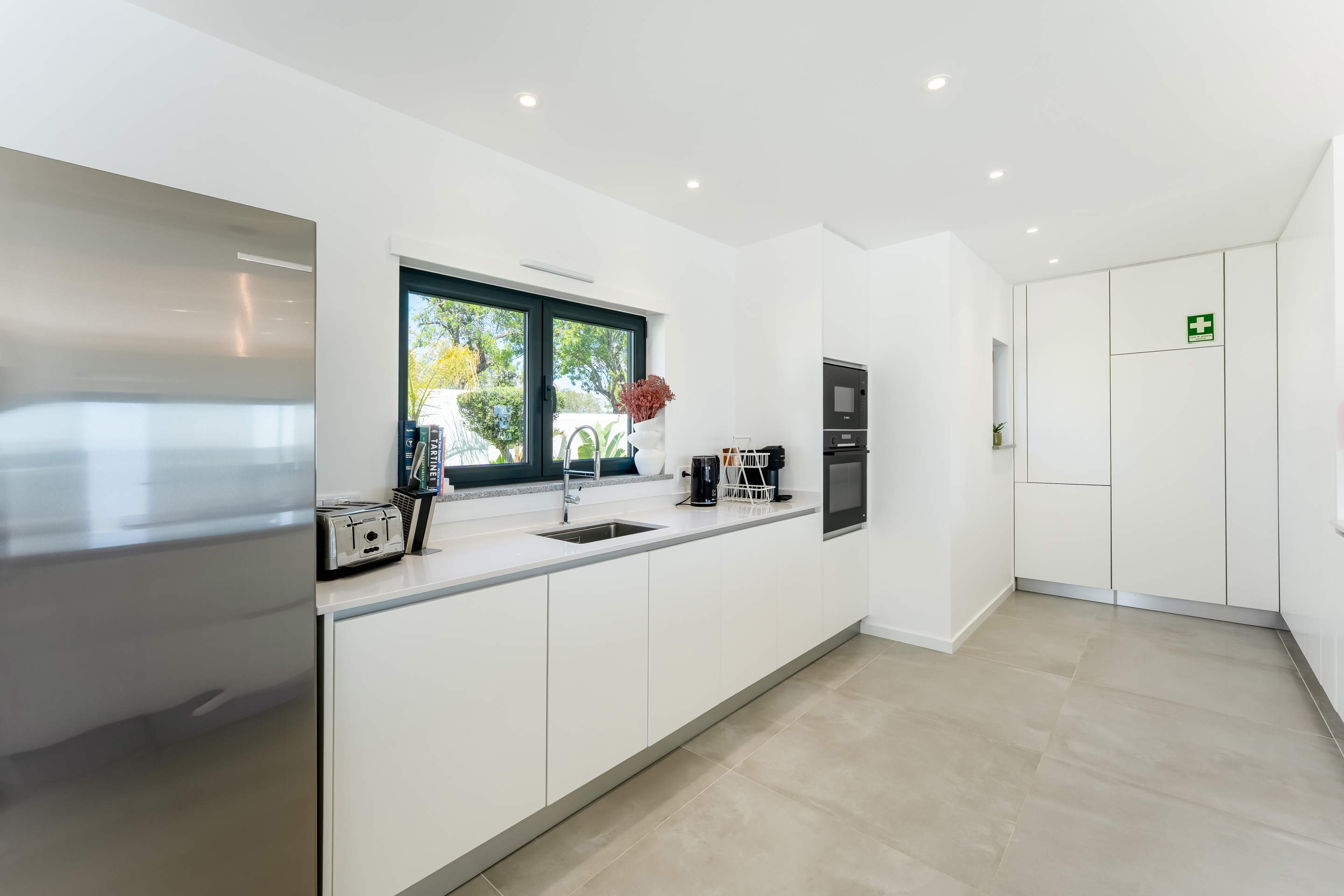 Villa Essence, 3 bedroom villa in Malhao, Paderne, Algarve