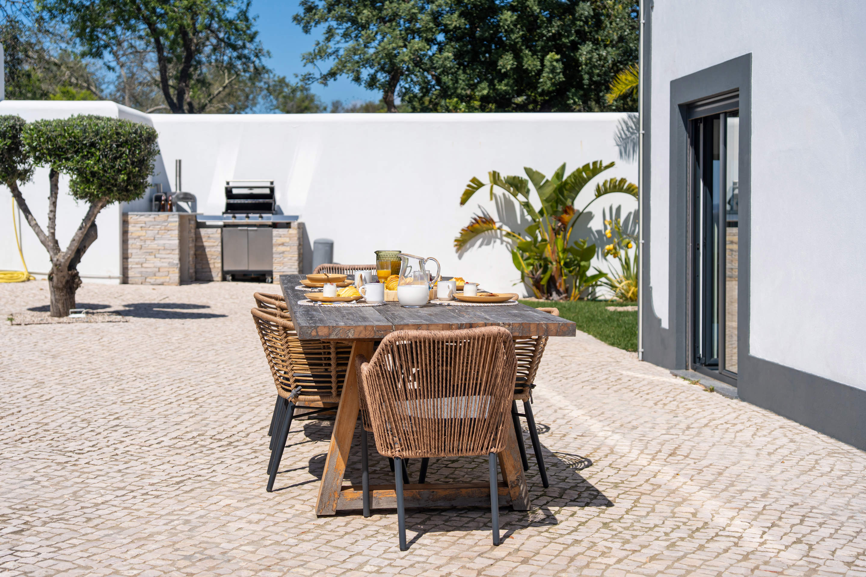 Villa Essence, 3 bedroom villa in Malhao, Paderne, Algarve