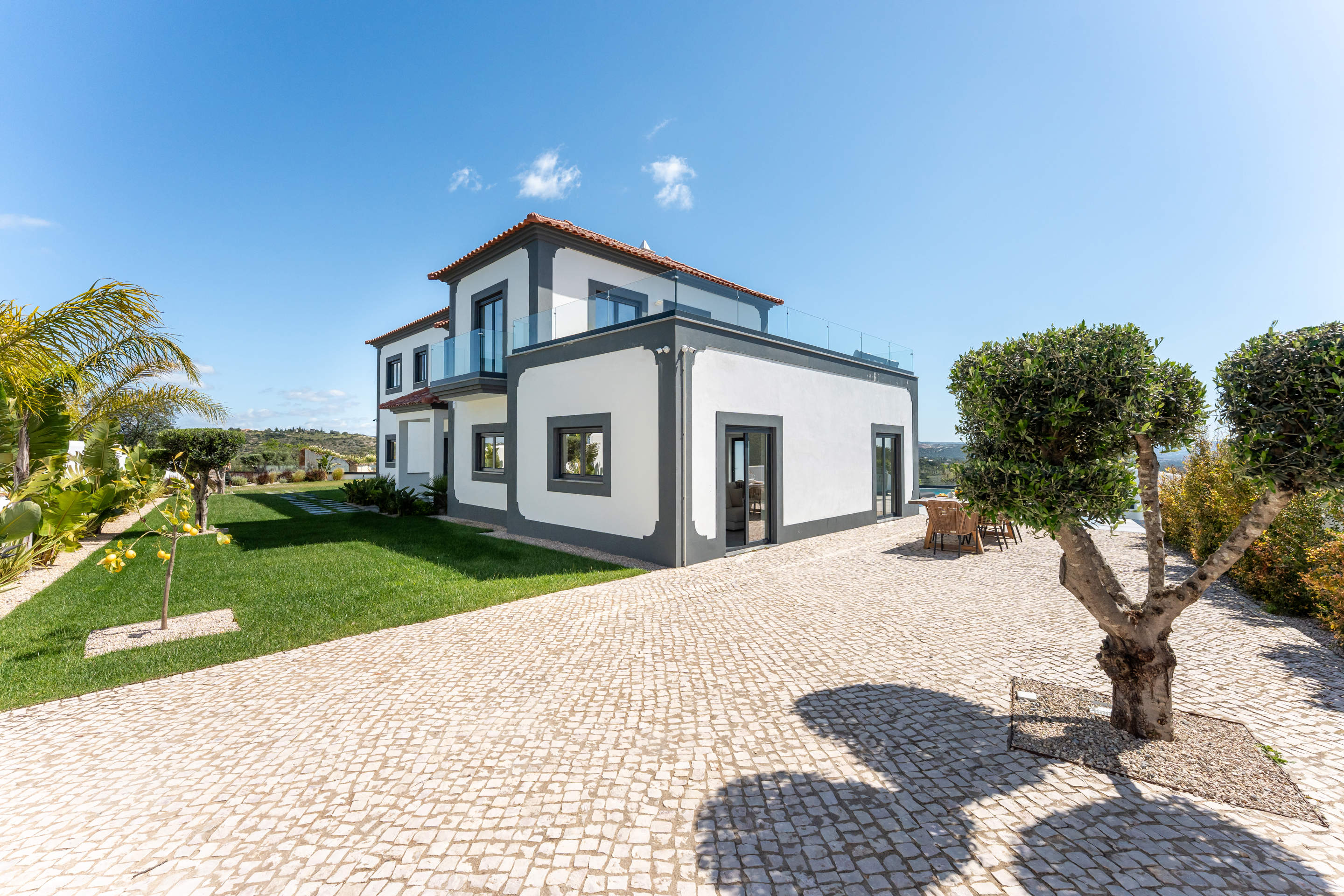 Villa Essence, 3 bedroom villa in Malhao, Paderne, Algarve