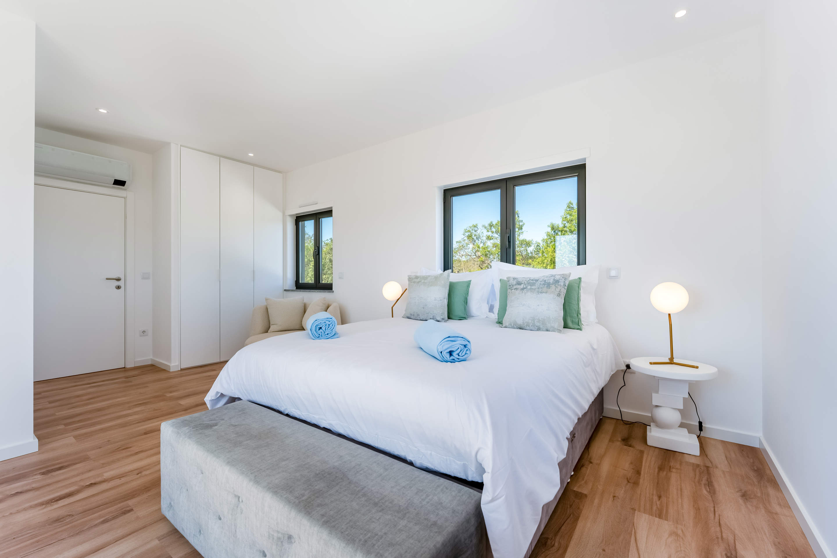 Villa Essence, 3 bedroom villa in Malhao, Paderne, Algarve