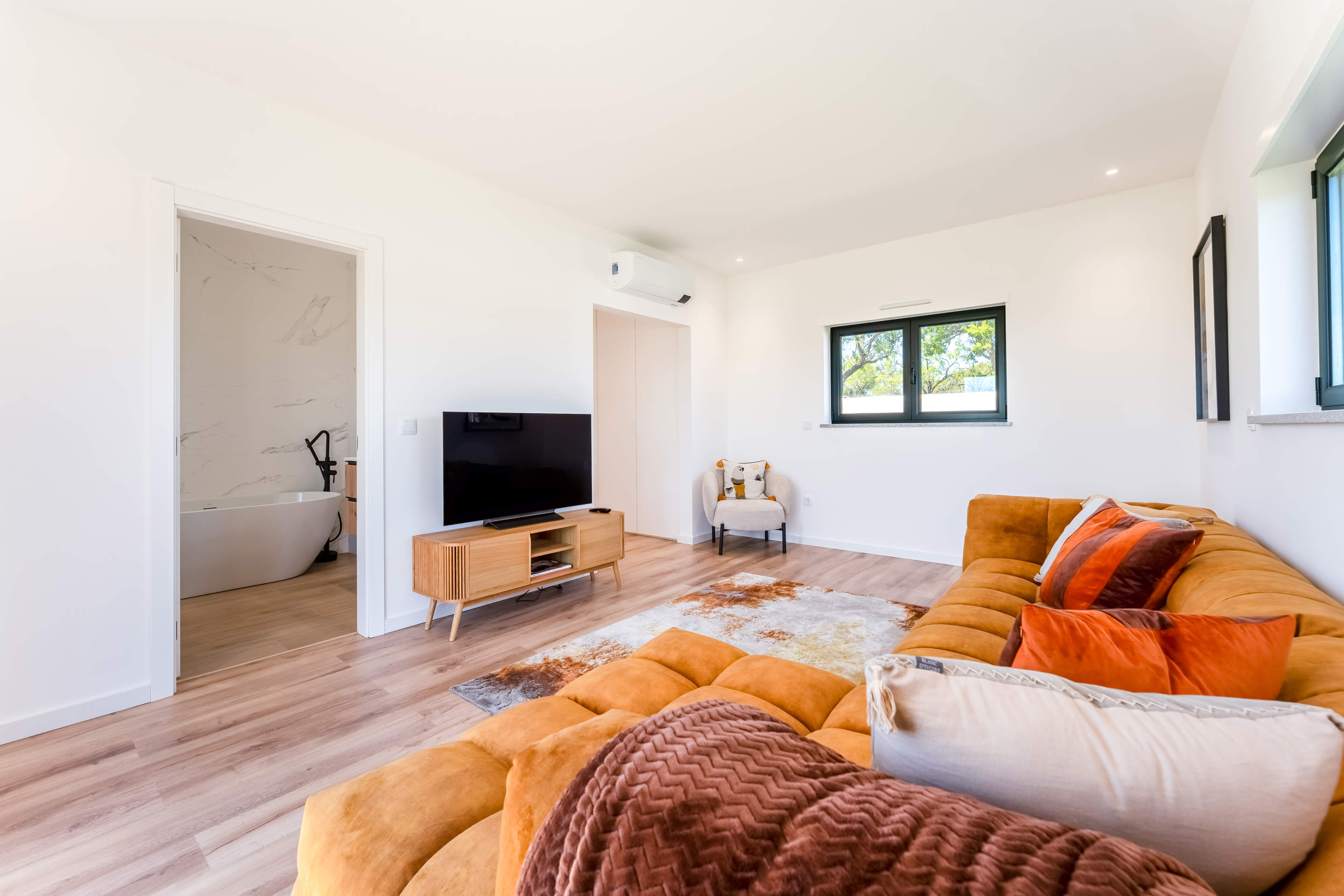 Villa Essence, 3 bedroom villa in Malhao, Paderne, Algarve