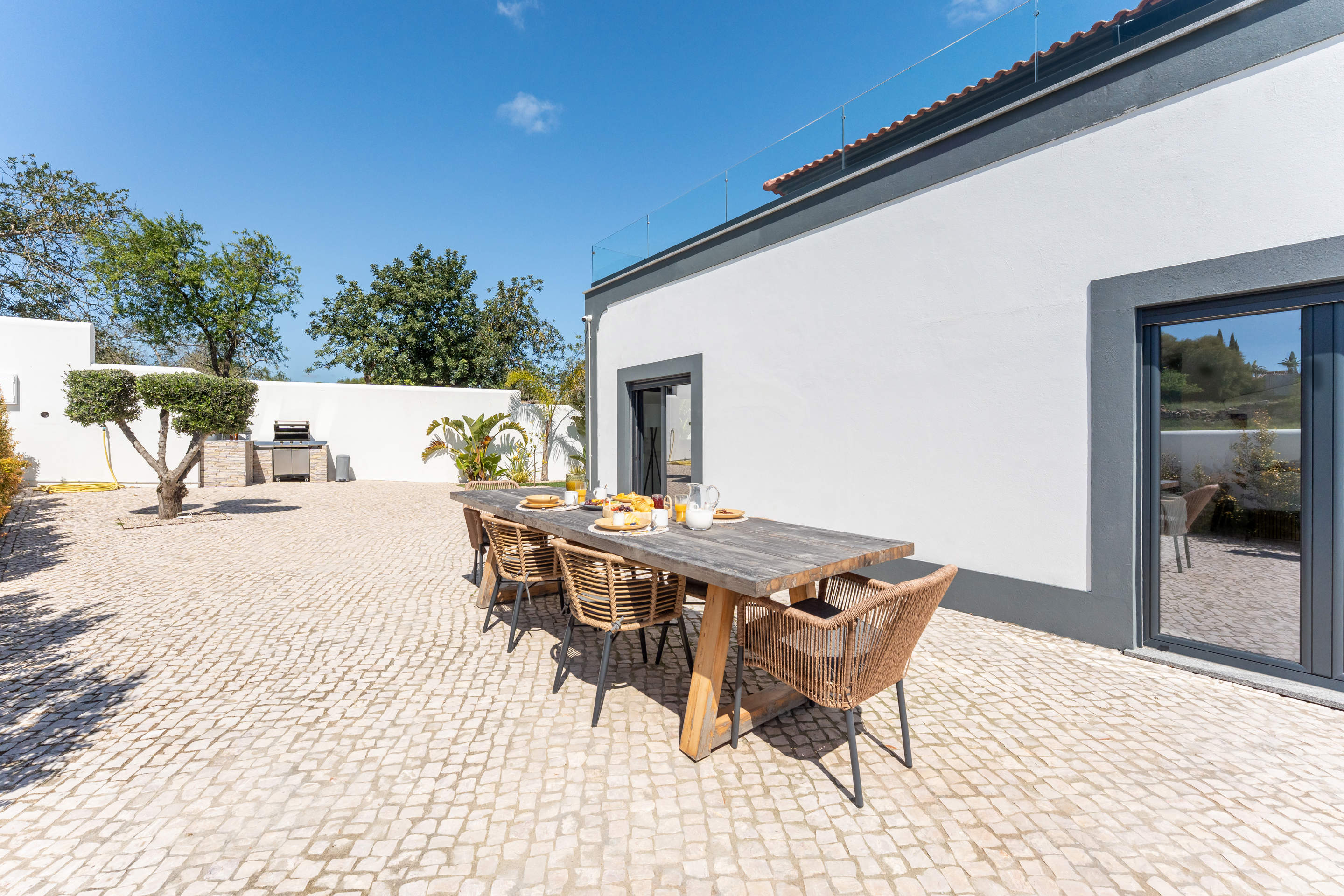Villa Essence, 3 bedroom villa in Malhao, Paderne, Algarve
