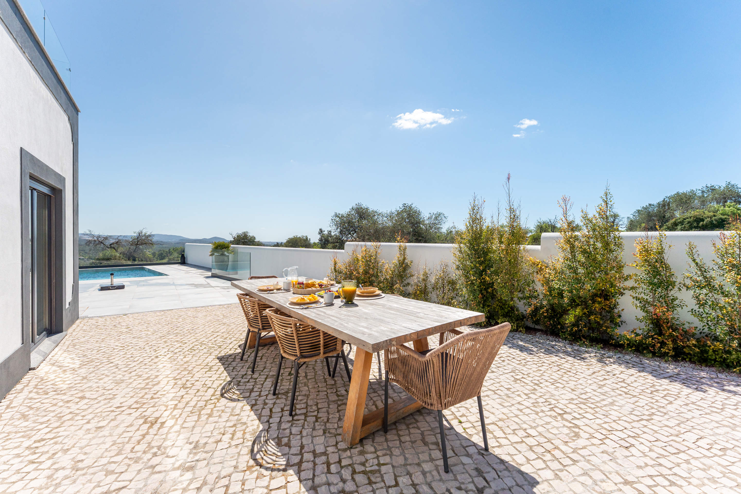 Villa Essence, 3 bedroom villa in Malhao, Paderne, Algarve