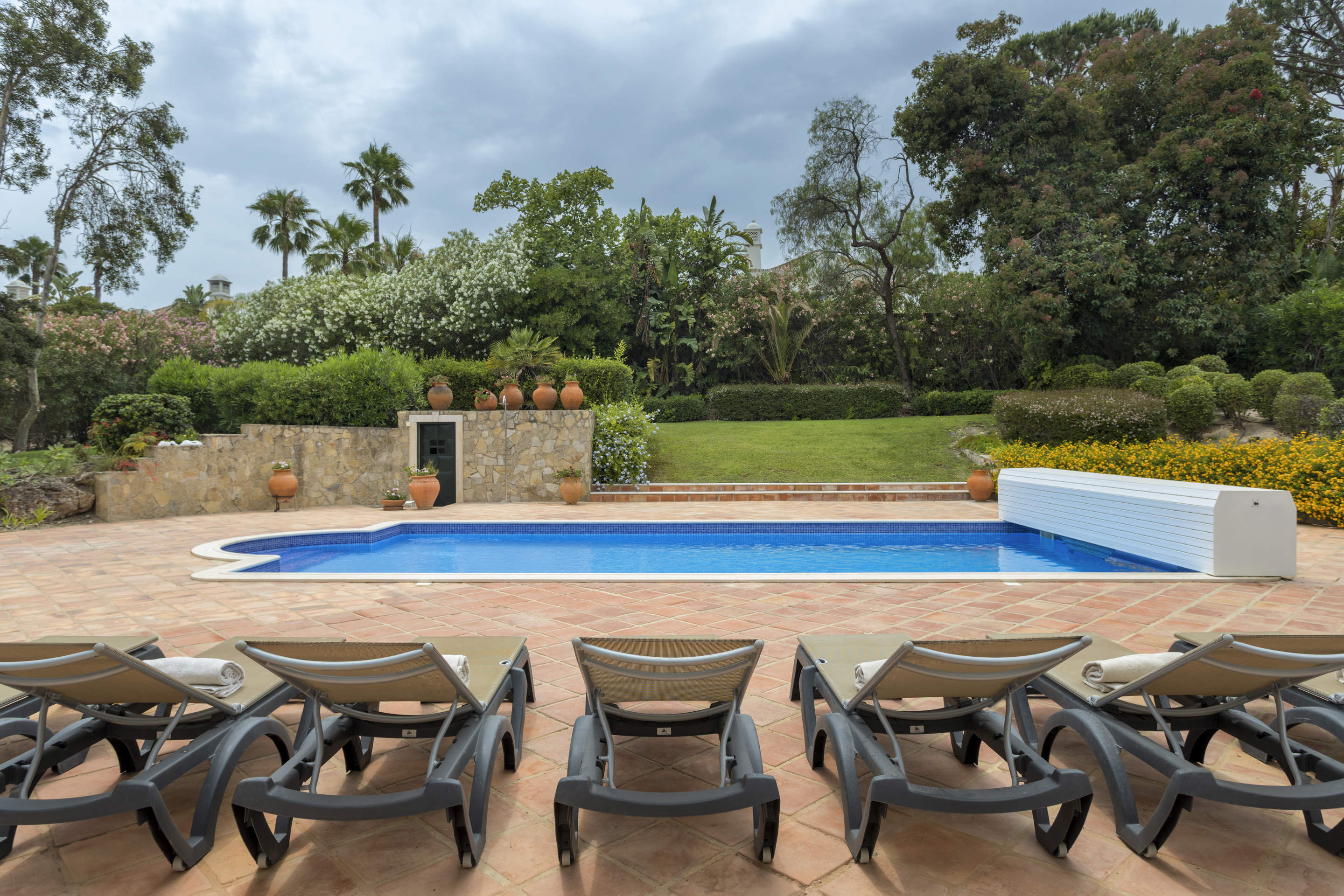 Villa Josephina Six Bedroom Rate, 6 bedroom villa in Quinta do Lago, Algarve