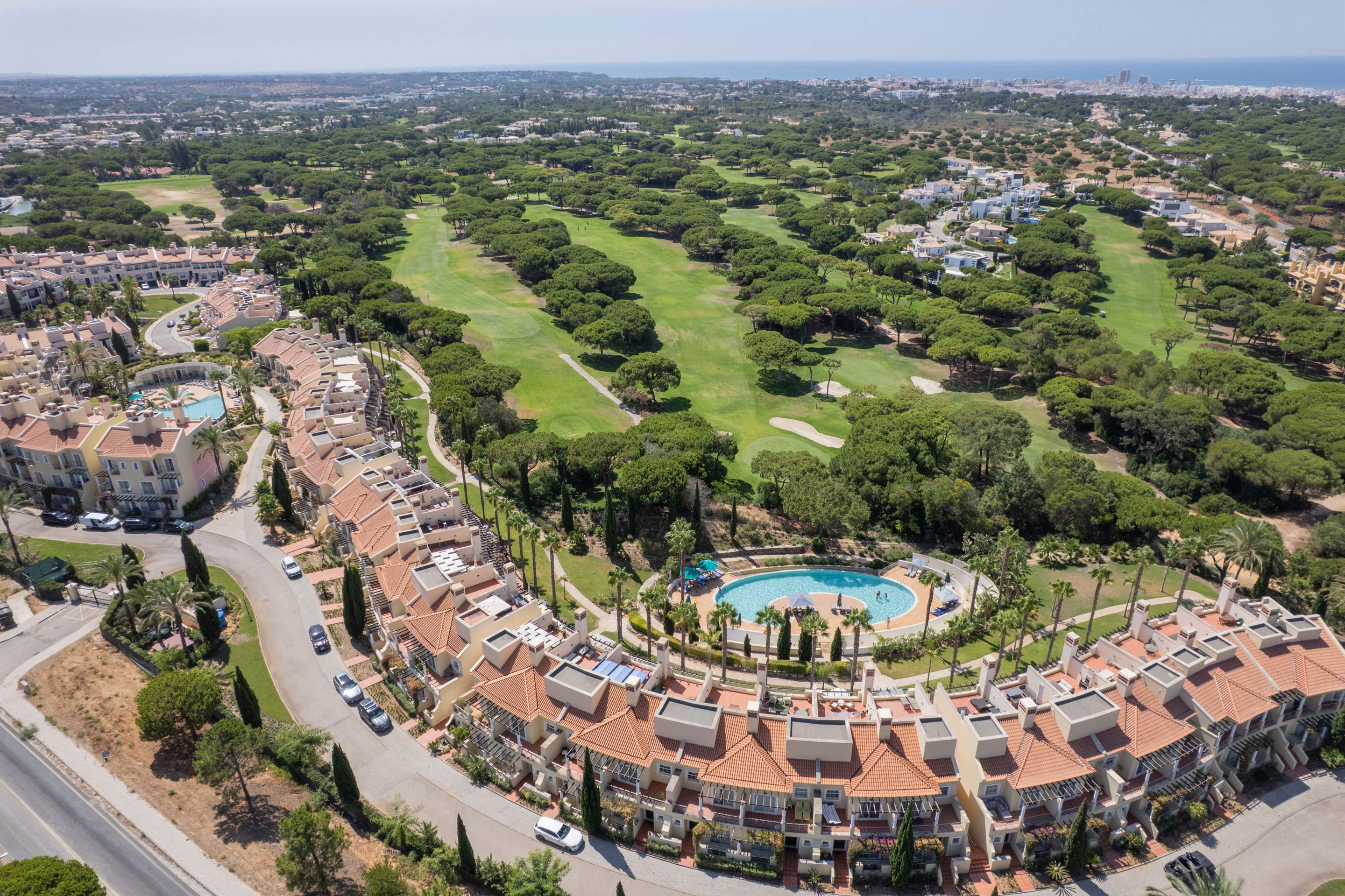 Casa Fairways at Palmyra, 4 bedroom villa in Vila Sol, Algarve