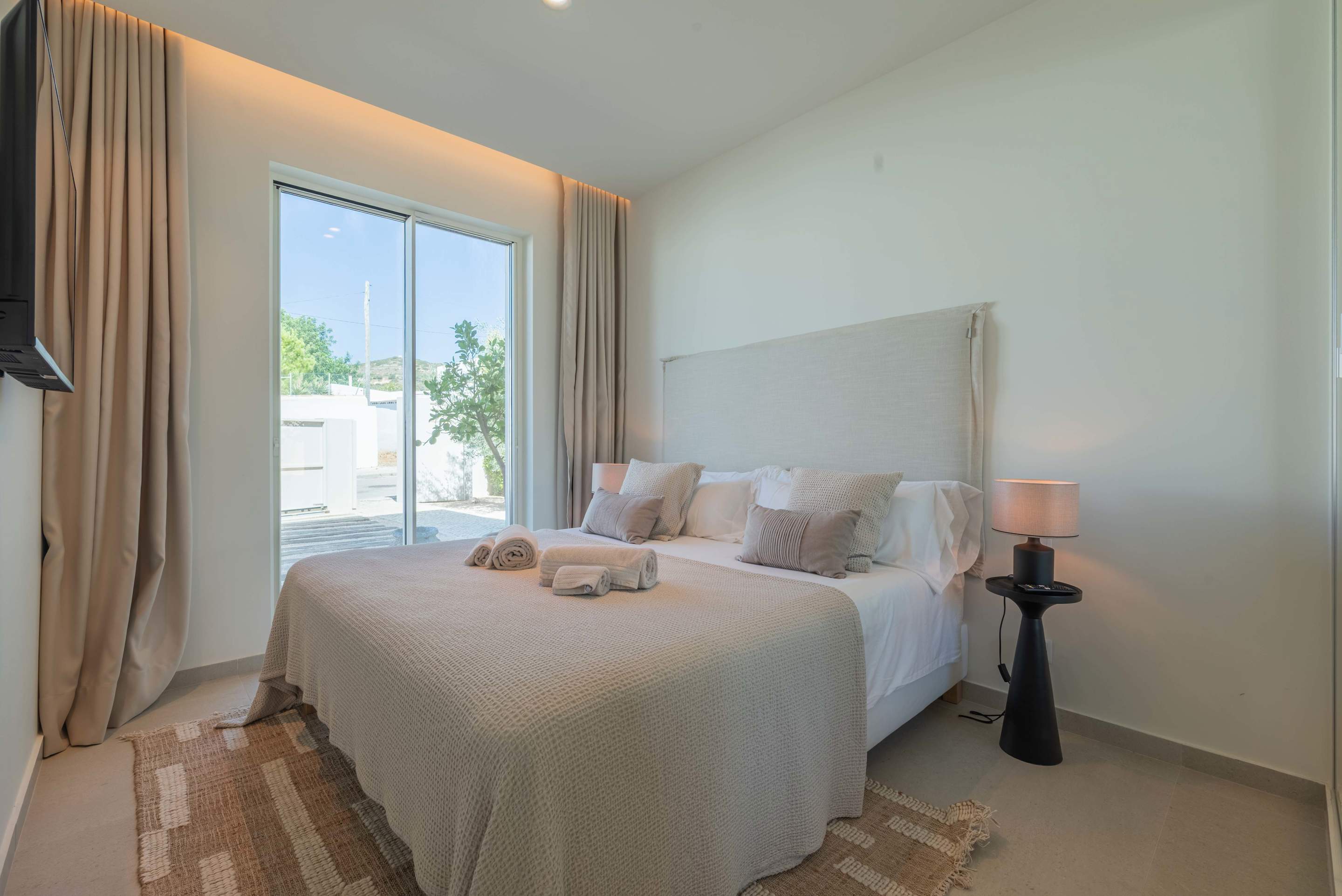 Villa Karrie, 3 bedroom villa in Santa Barbara de Nexe, Algarve
