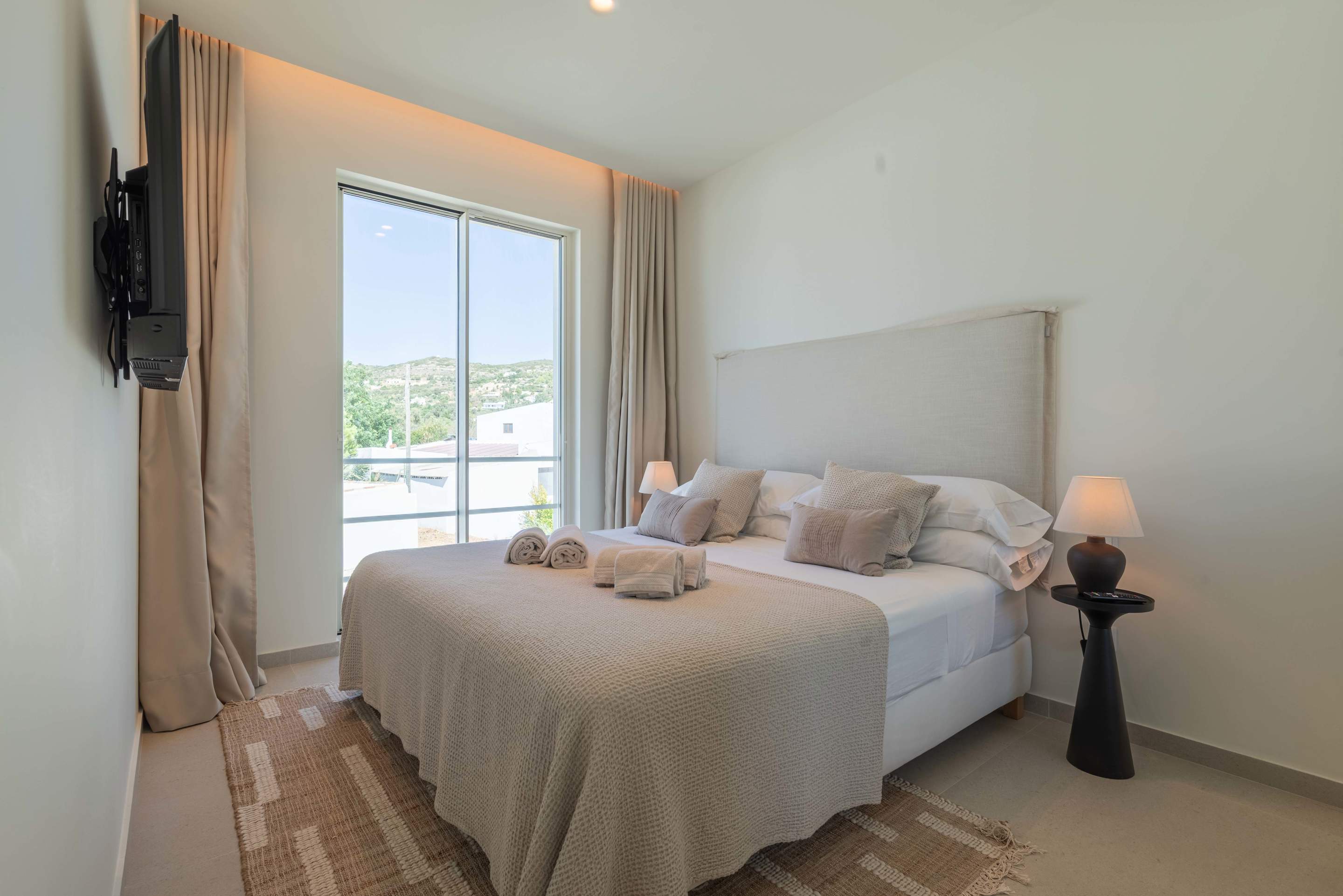 Villa Karrie, 3 bedroom villa in Santa Barbara de Nexe, Algarve