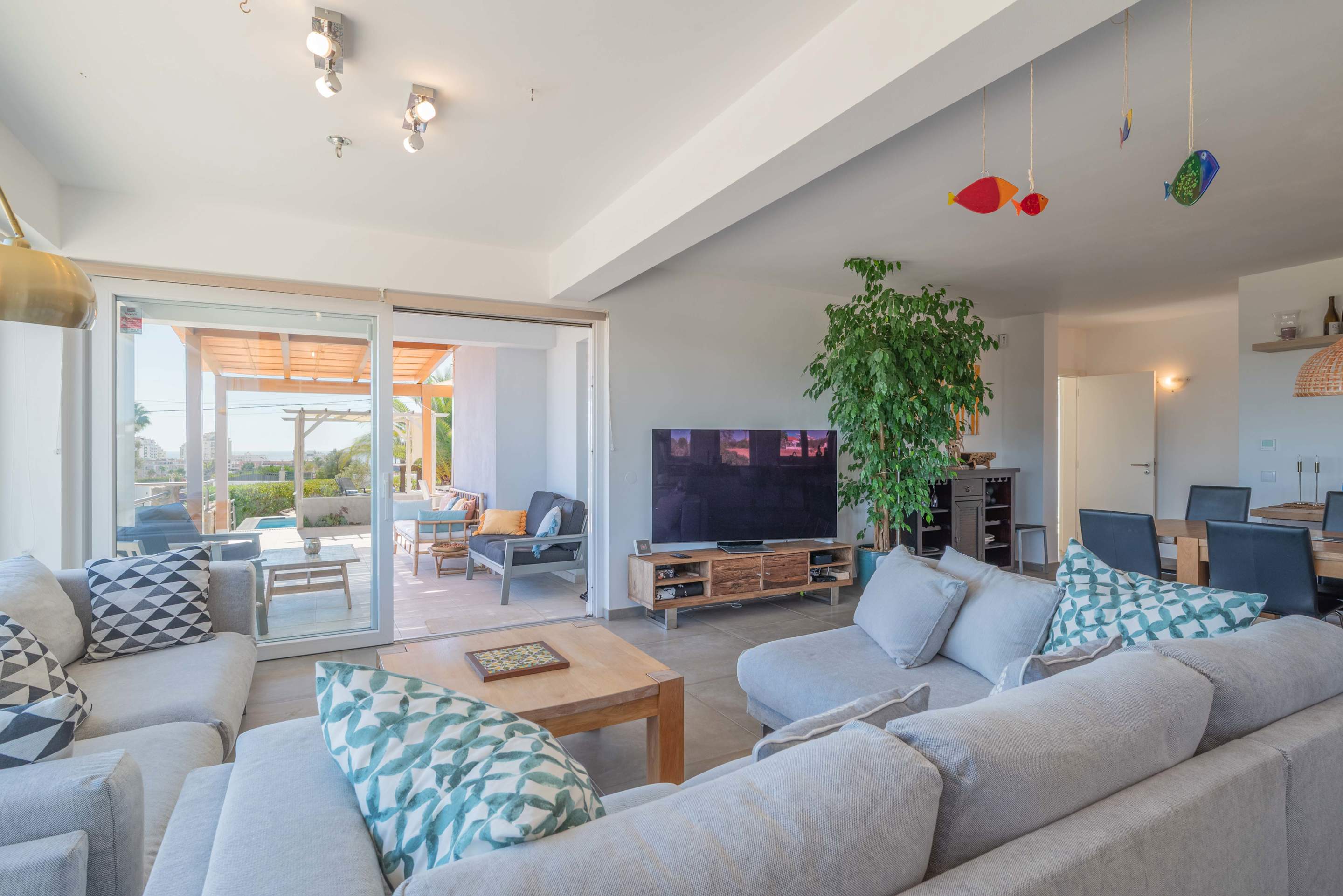 Vila Vista Unica, 4 bedroom villa in Gale, Vale da Parra and Guia, Algarve