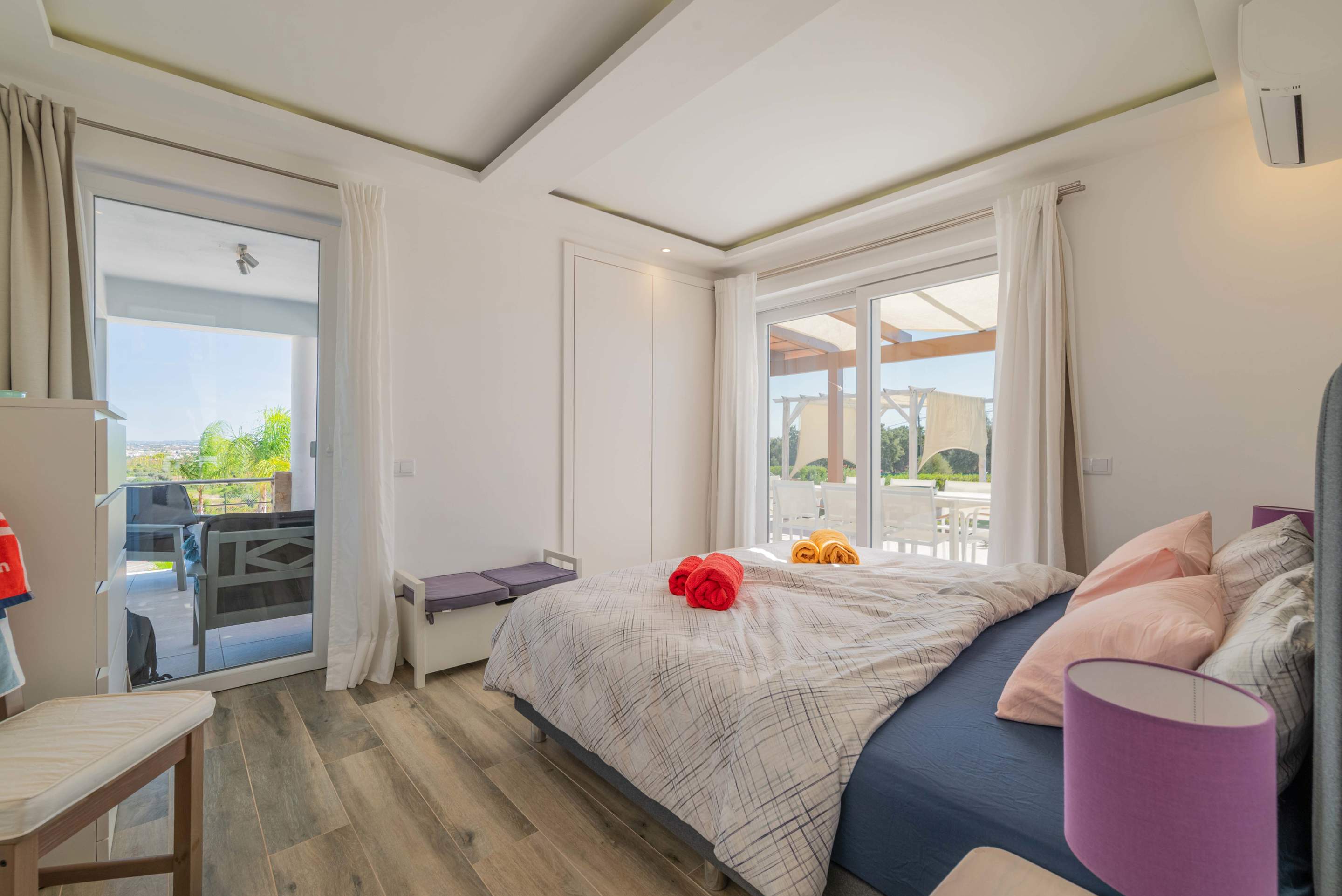 Vila Vista Unica, 4 bedroom villa in Gale, Vale da Parra and Guia, Algarve