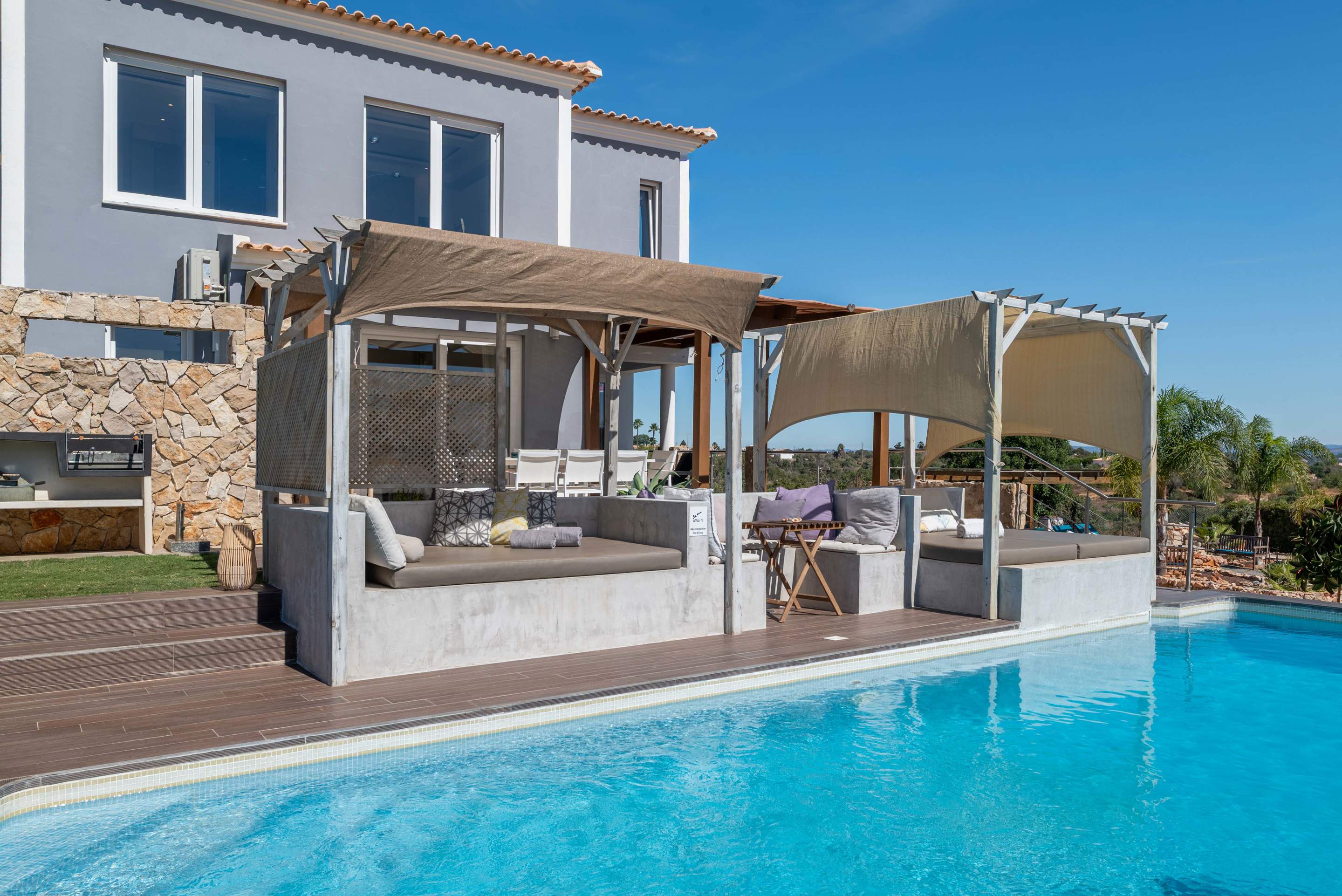 Vila Vista Unica, 4 bedroom villa in Gale, Vale da Parra and Guia, Algarve